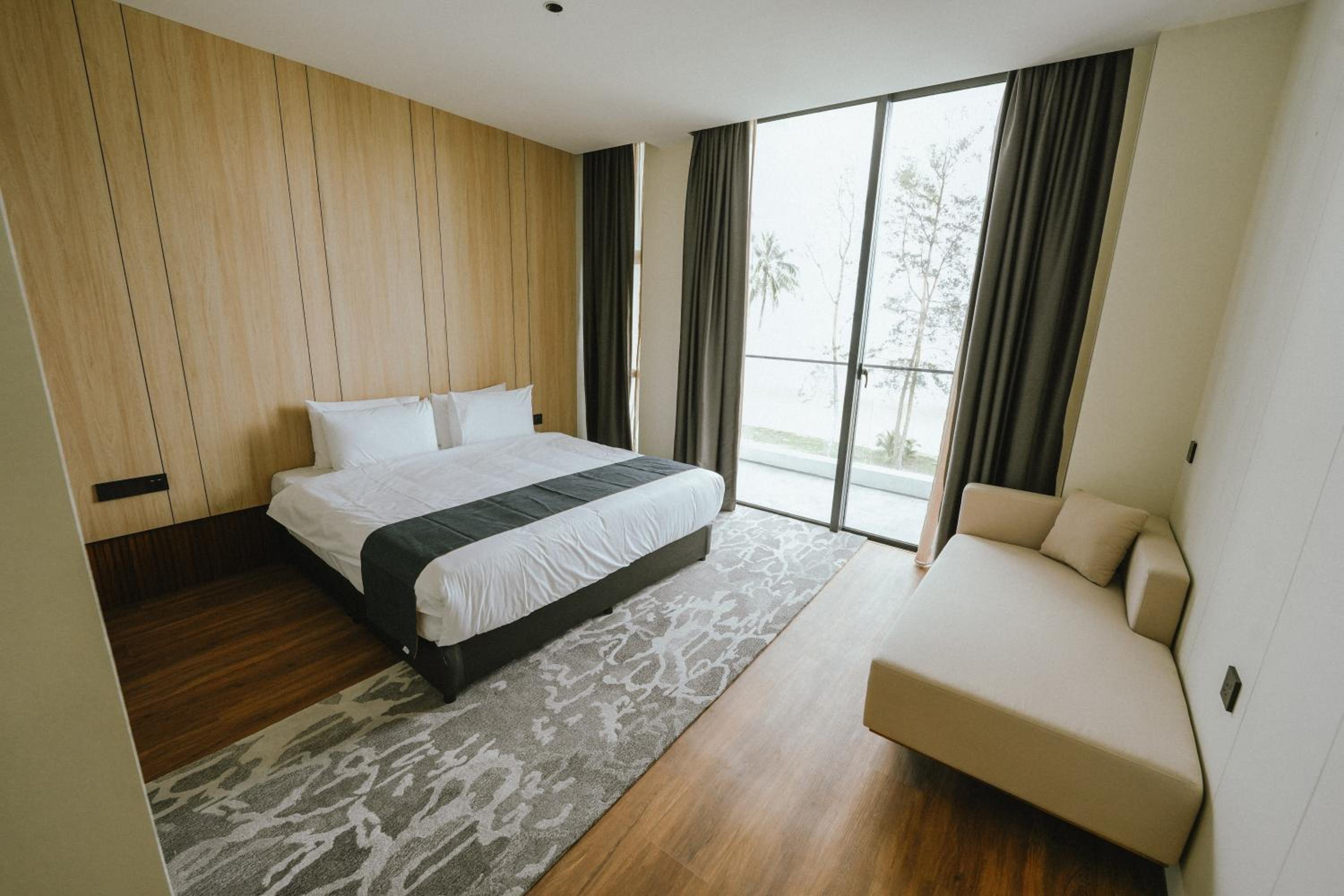 Standard Suite - Photo 7