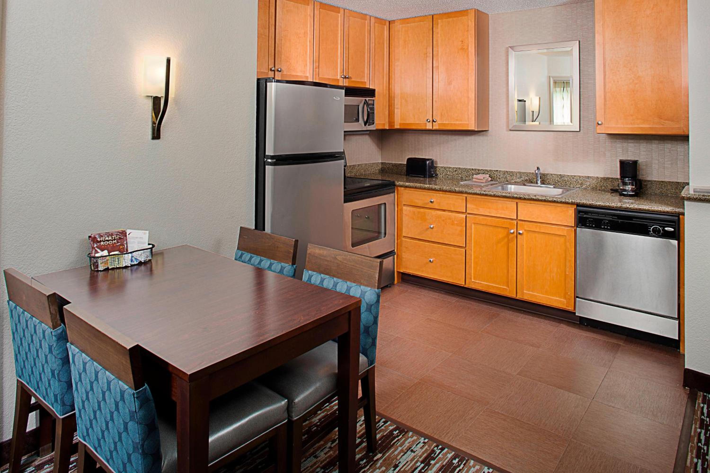Two-Bedroom Large Suite - Mobility/Hearing Accessible with Roll-In Shower photo 2