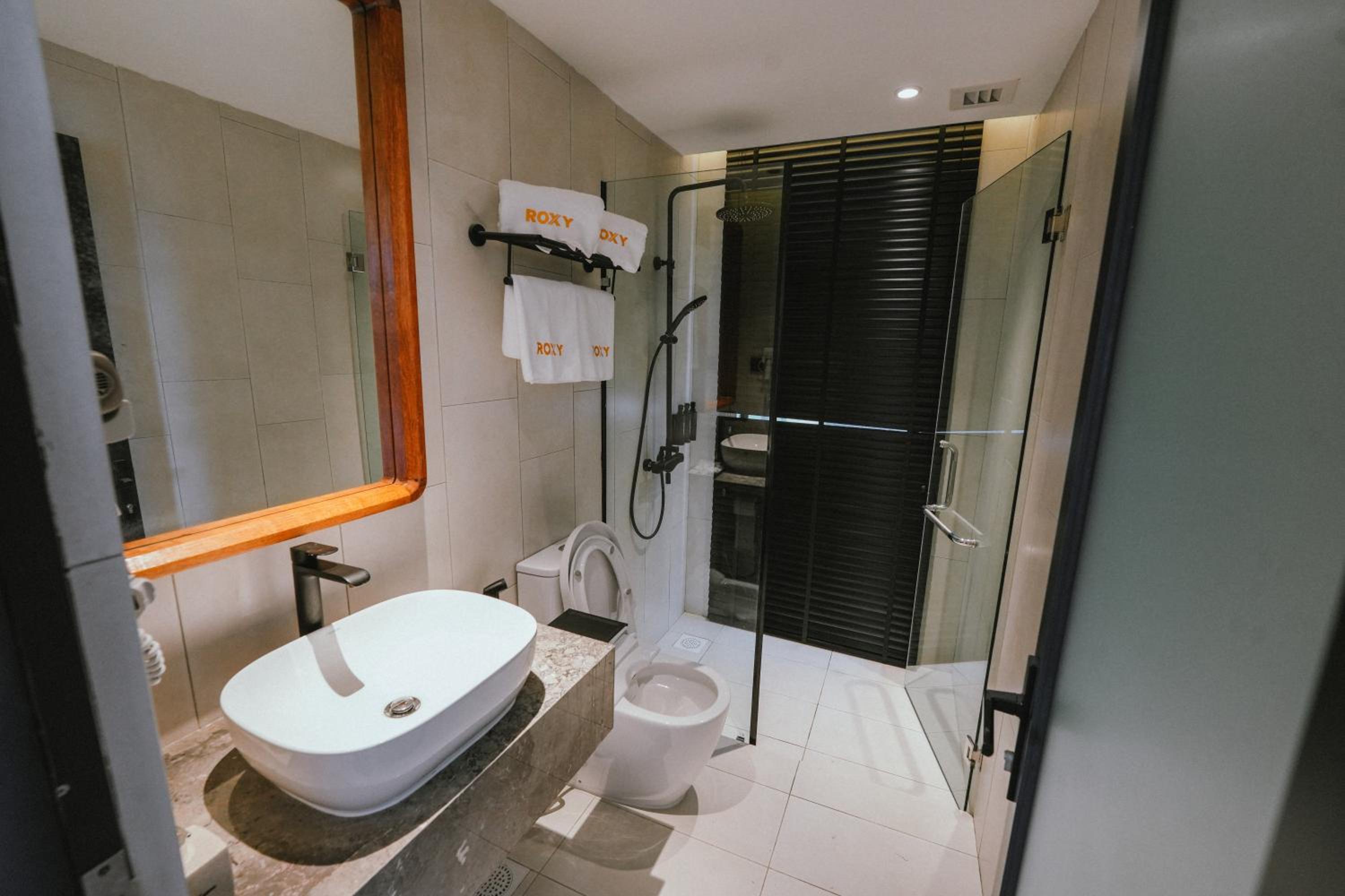 Standard Suite - Photo 8