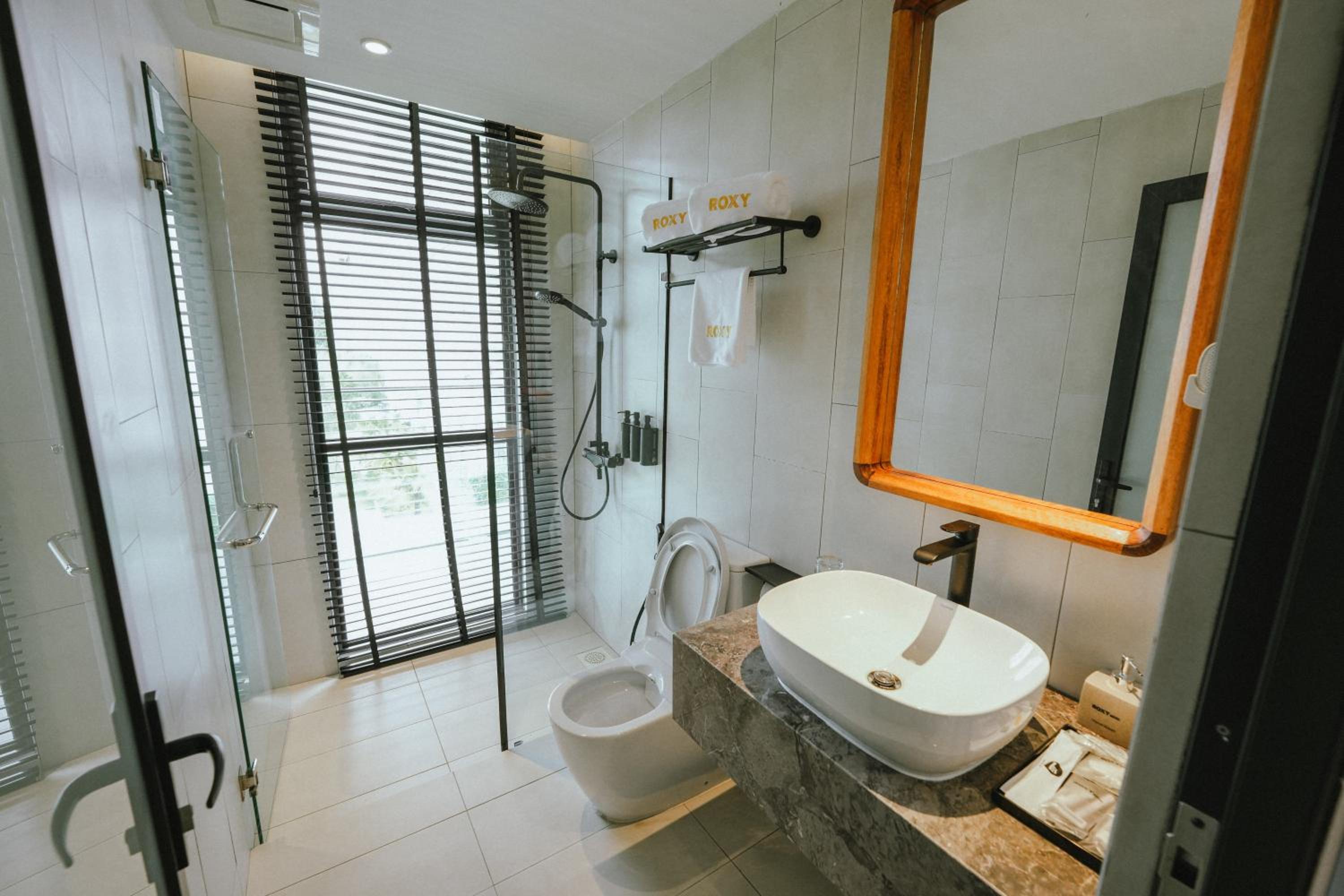 Standard Suite - Photo 11
