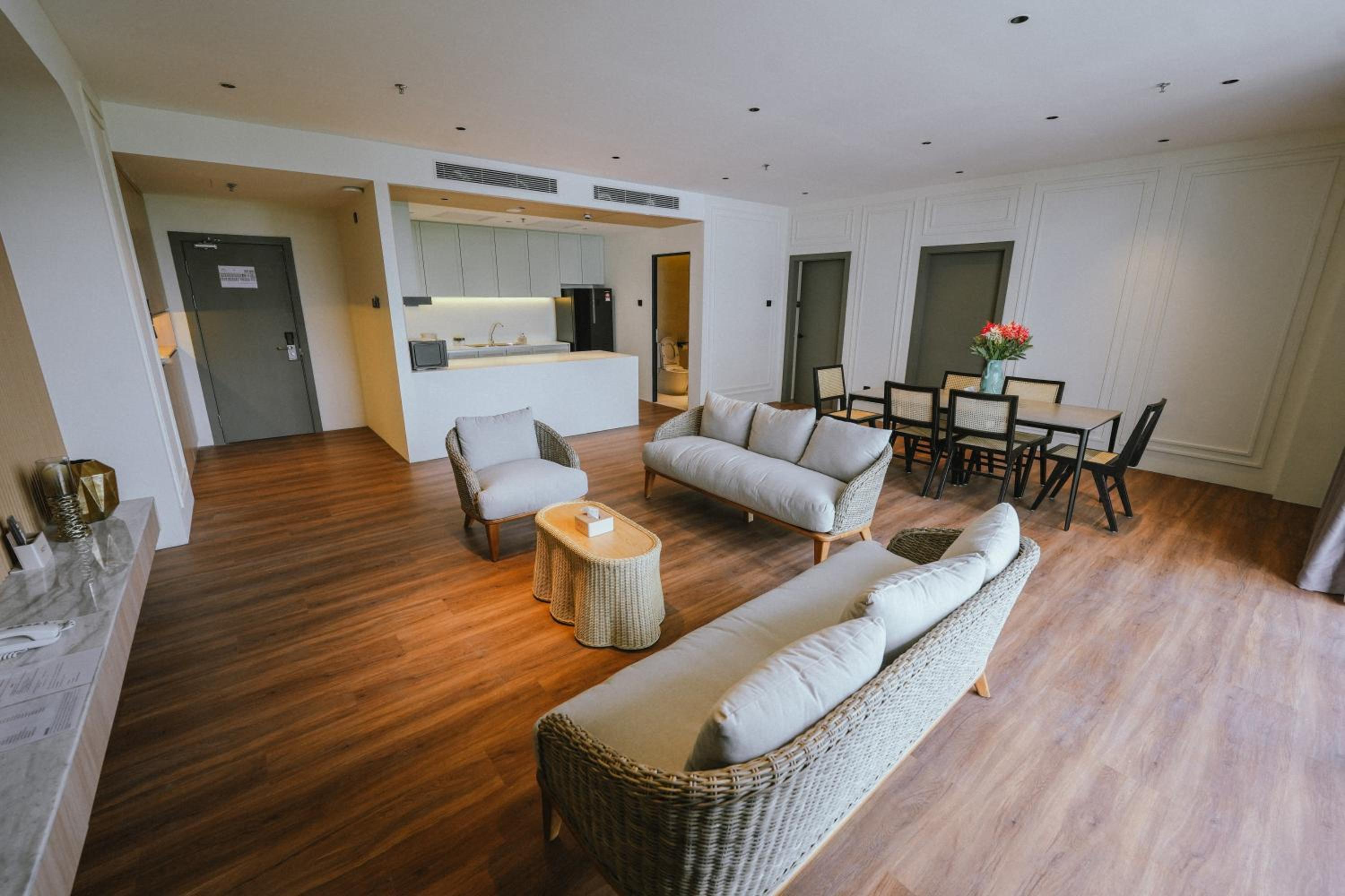 Standard Suite - Photo 22