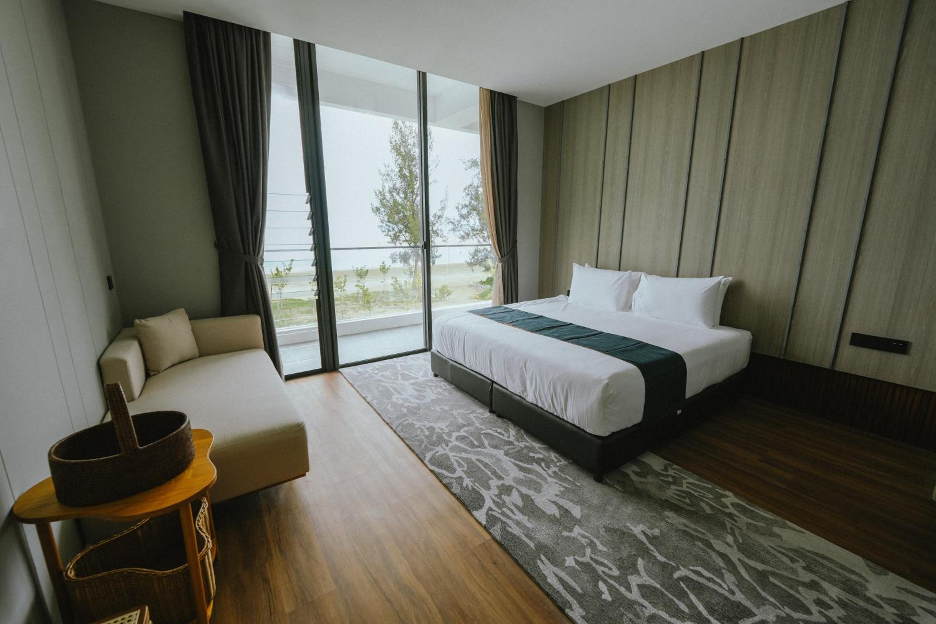 Standard Suite - Photo 20