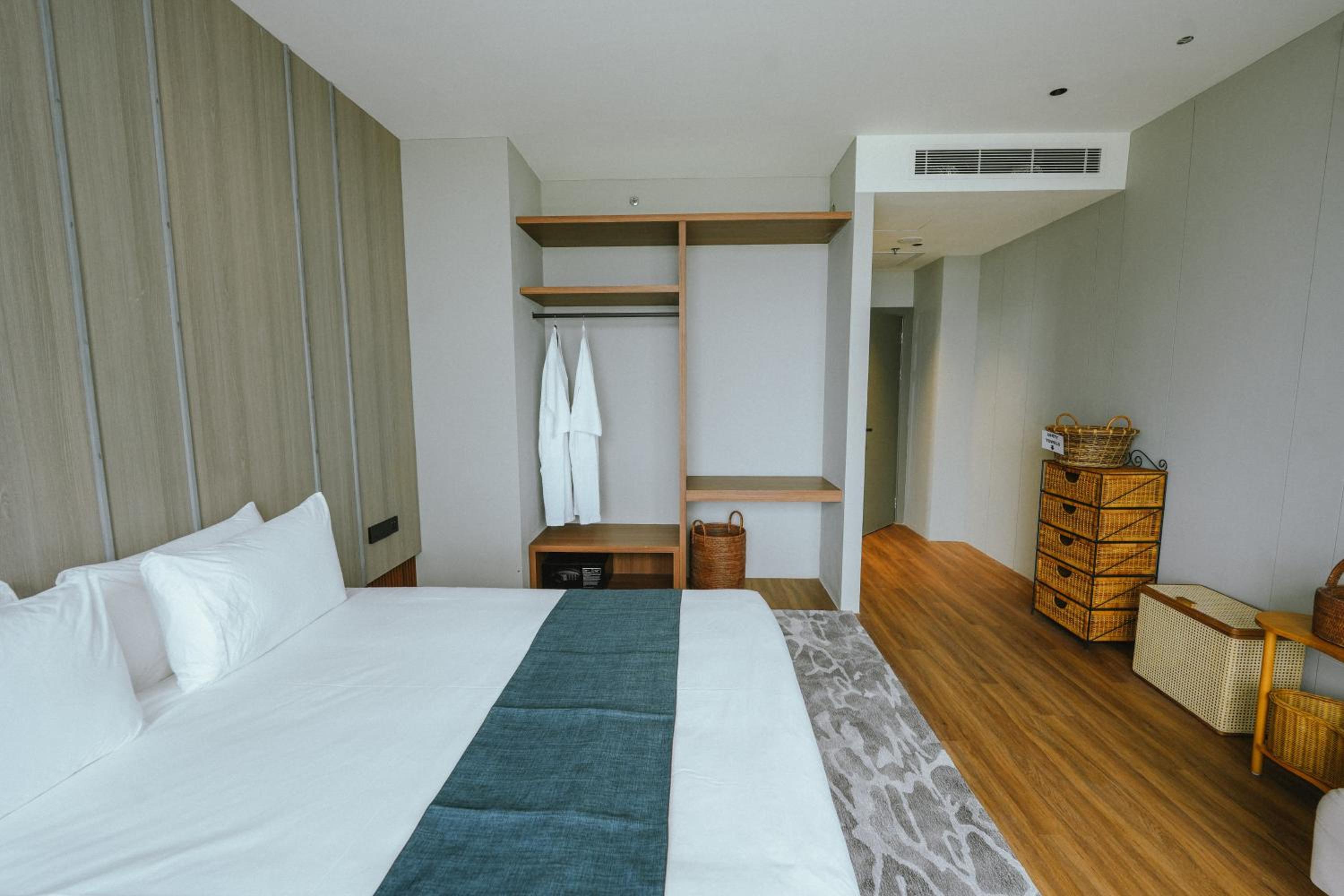 Standard Suite - Photo 19