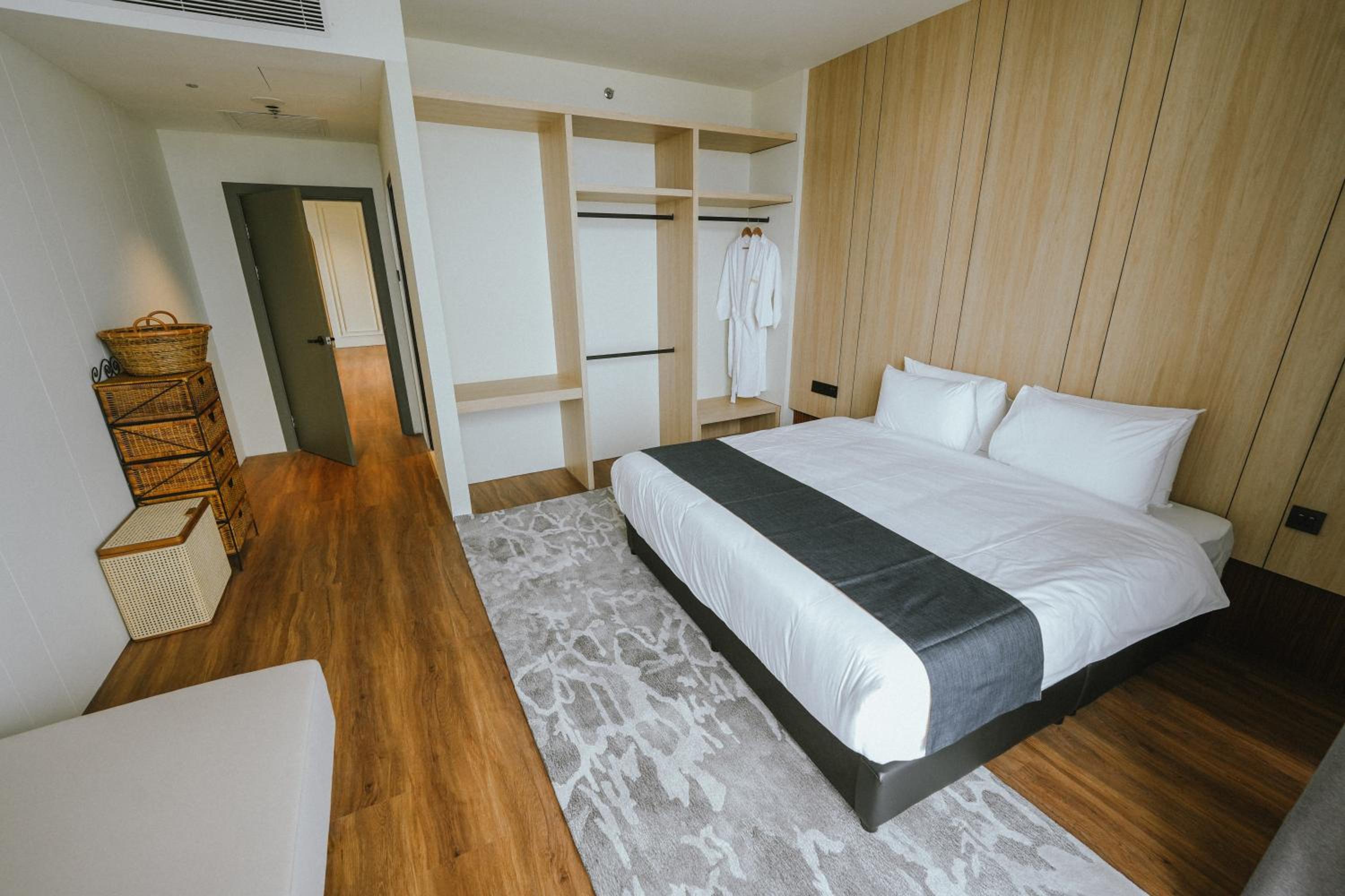 Standard Suite - Photo 12