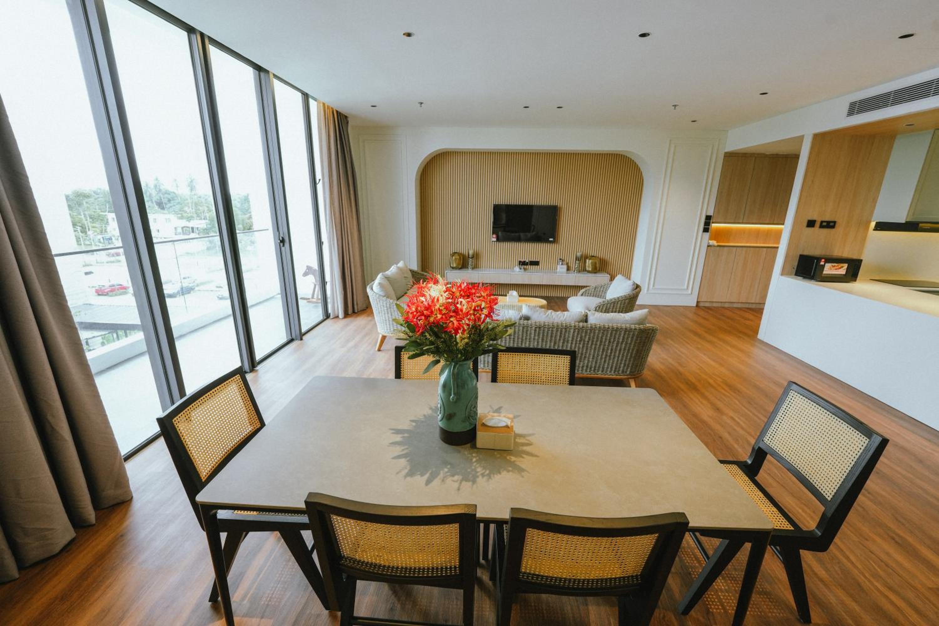 Standard Suite - Photo 26
