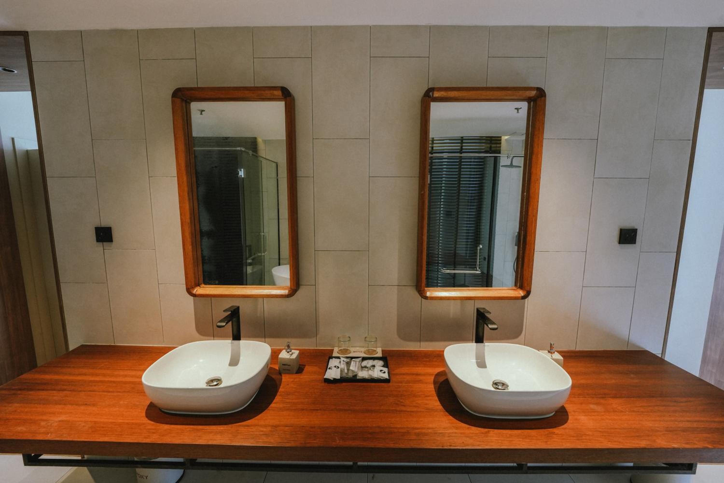 Deluxe Suite - Photo 37