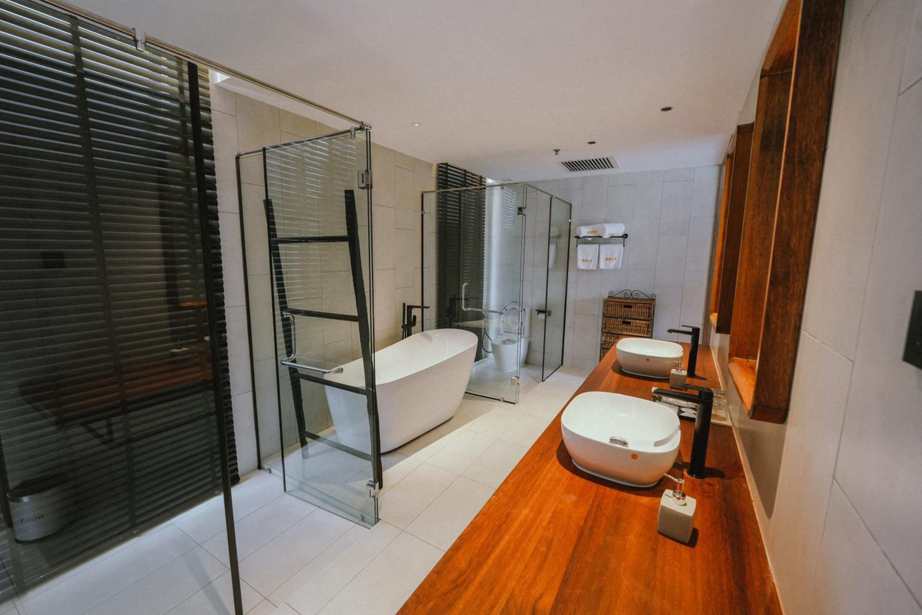 Deluxe Suite - Photo 52