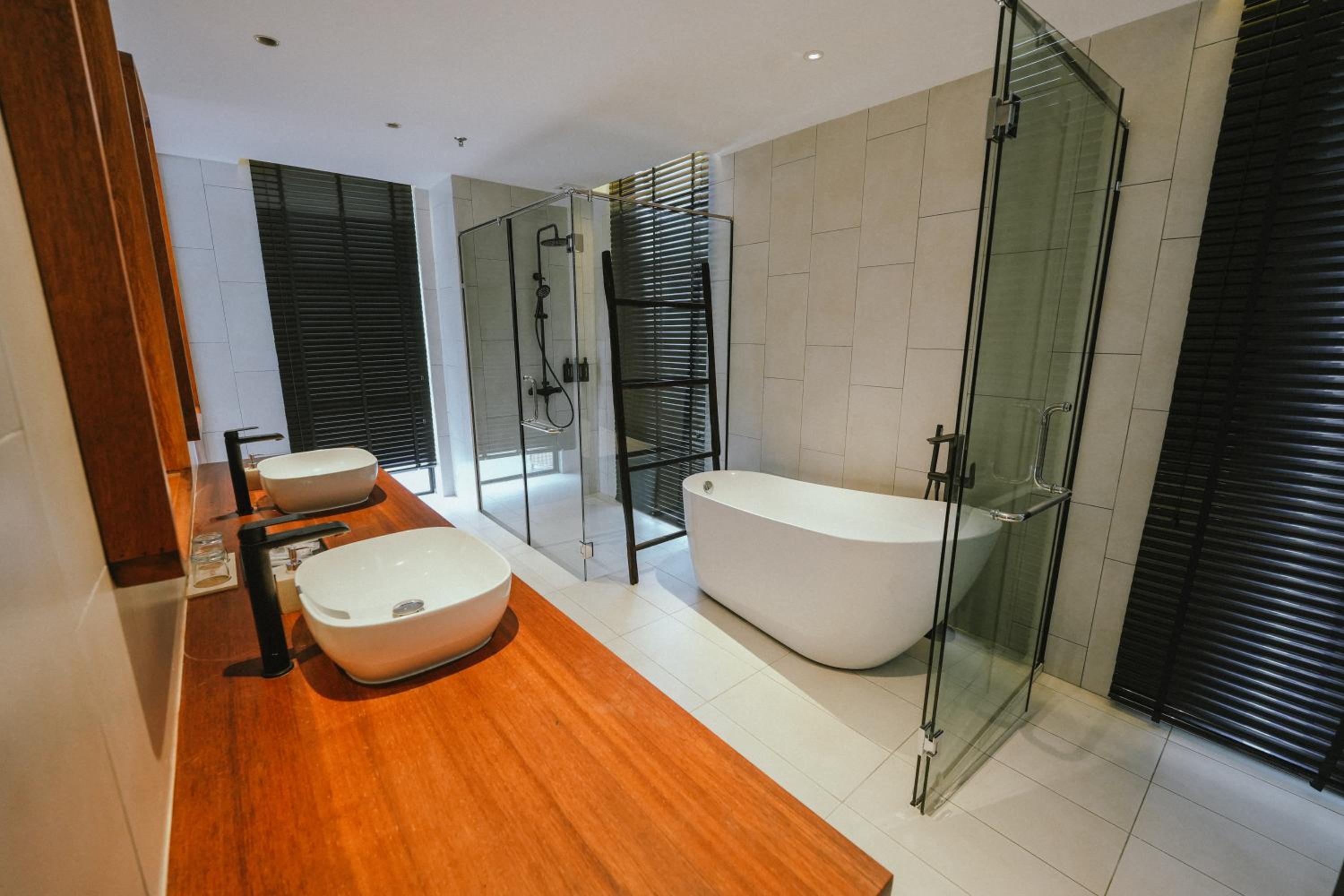 Deluxe Suite - Photo 57