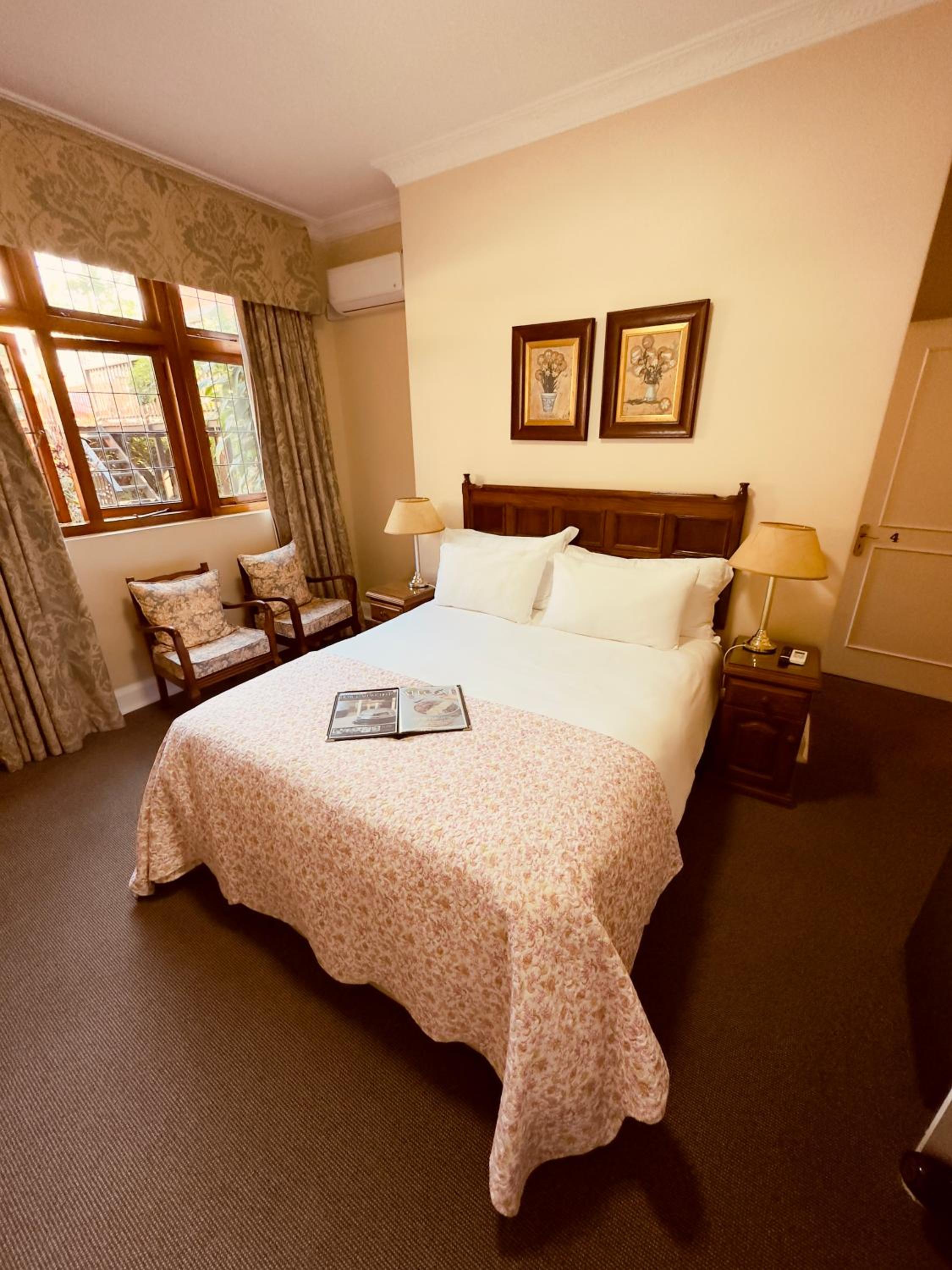 Deluxe Queen Room - Photo 2