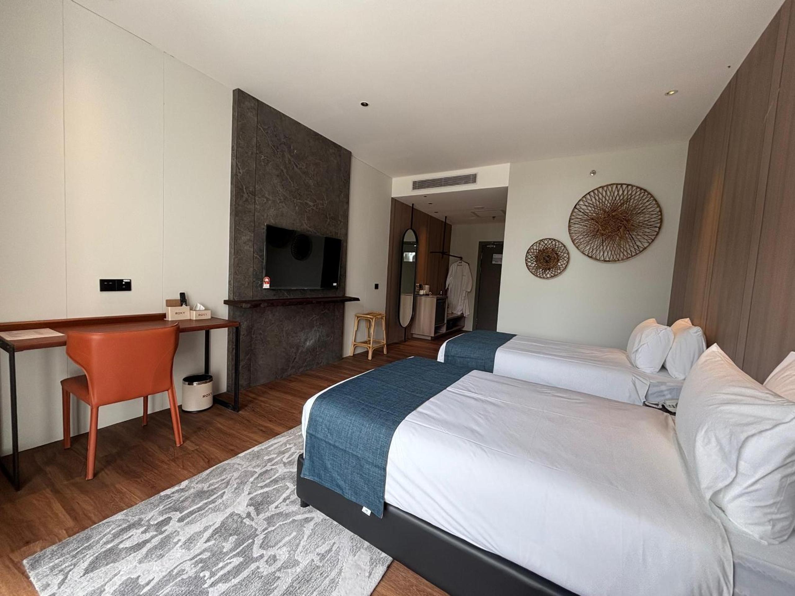 Twin Room with Mountain View - Photo 2