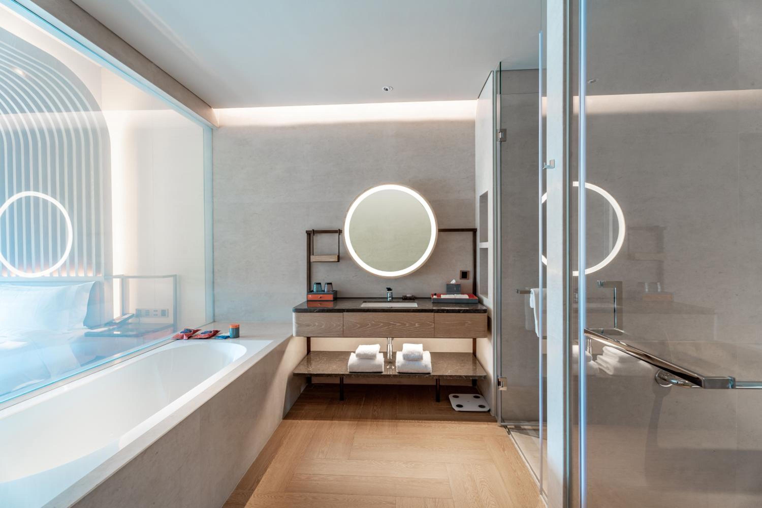 Deluxe Double Room with Bath photo 2
