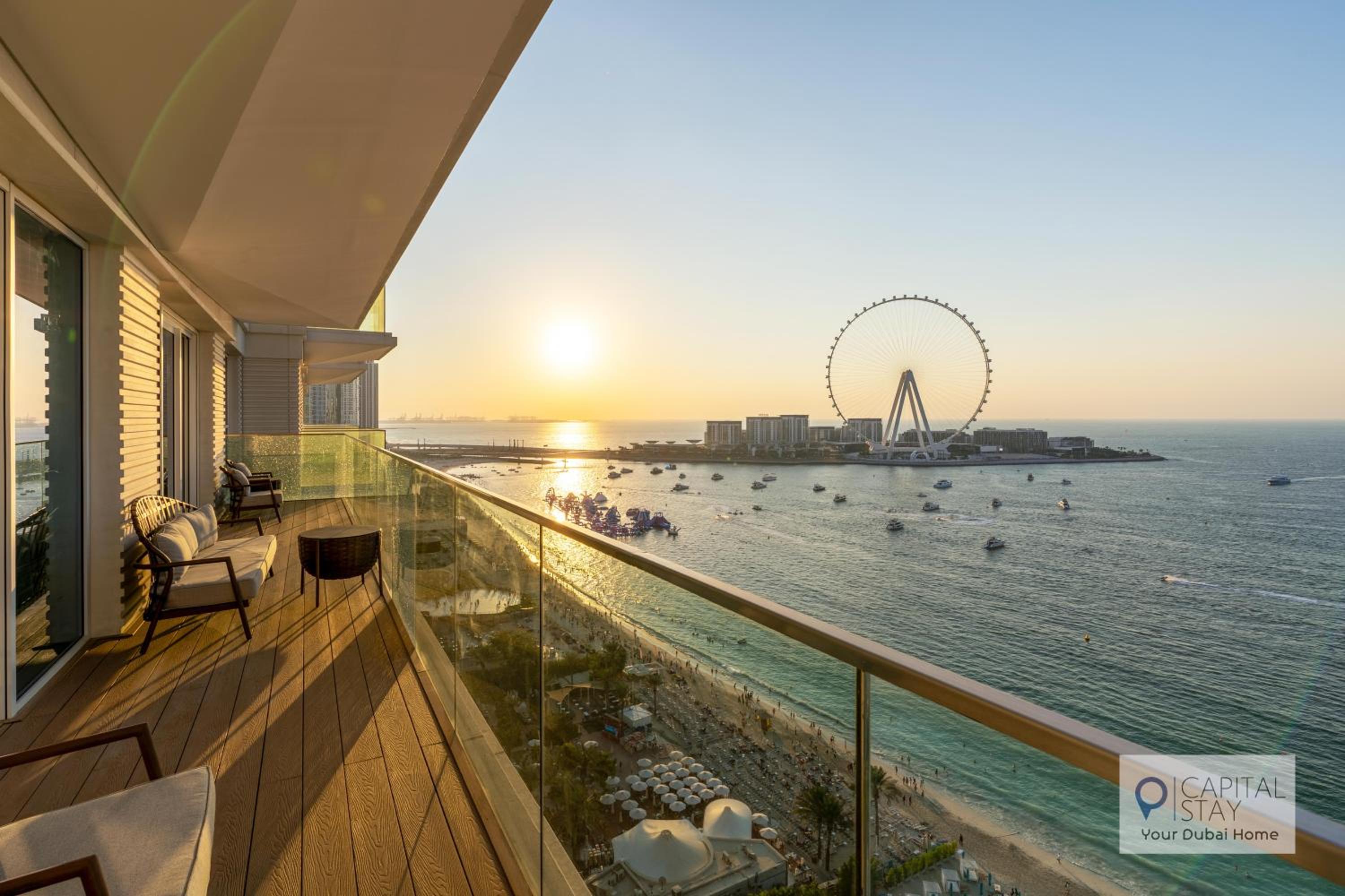 Four-Bedroom Apartment with Balcony  photo 1