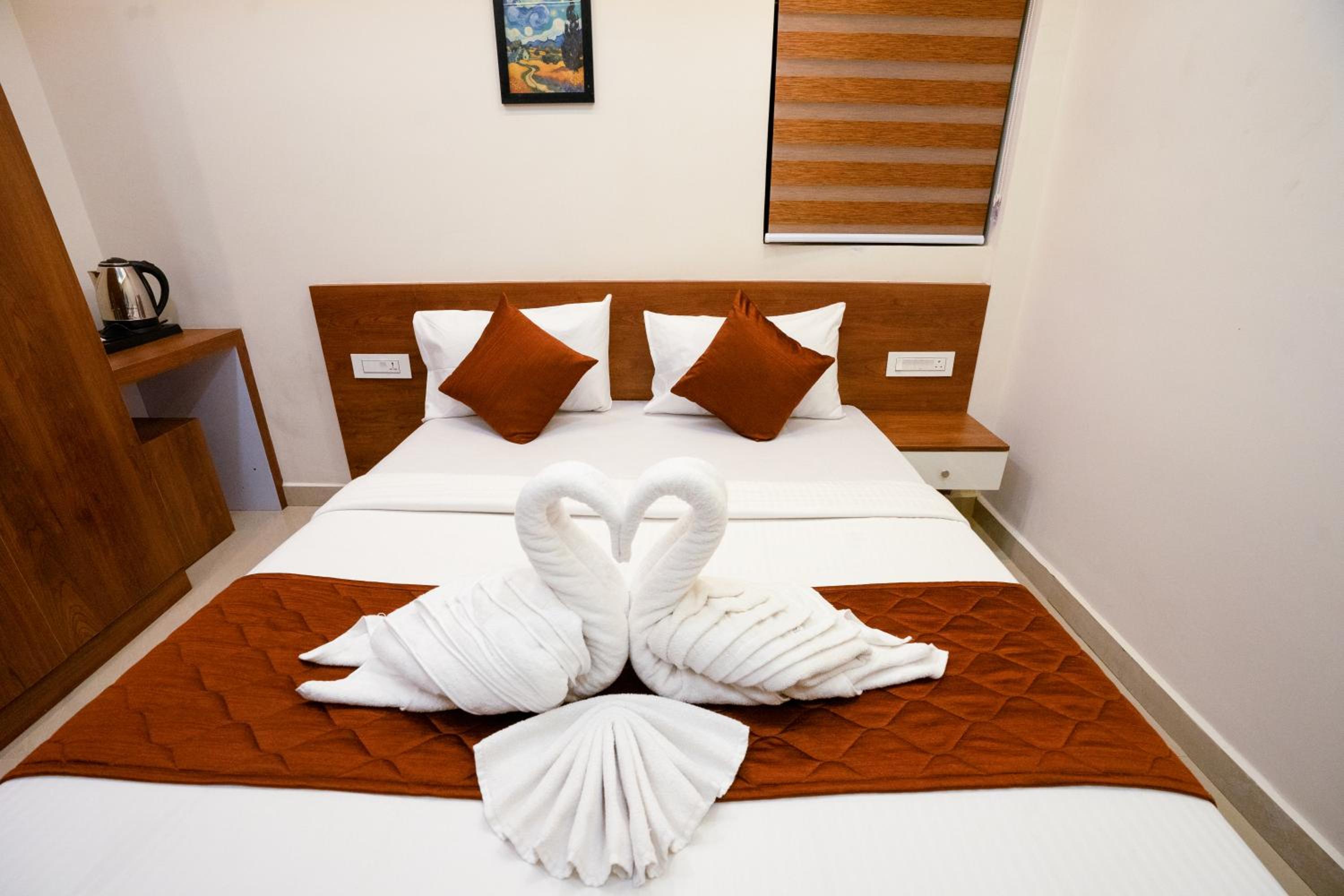 Deluxe Queen Room