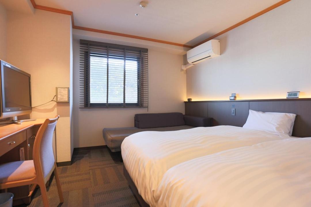 Twin Room with Extra Bed photo 3