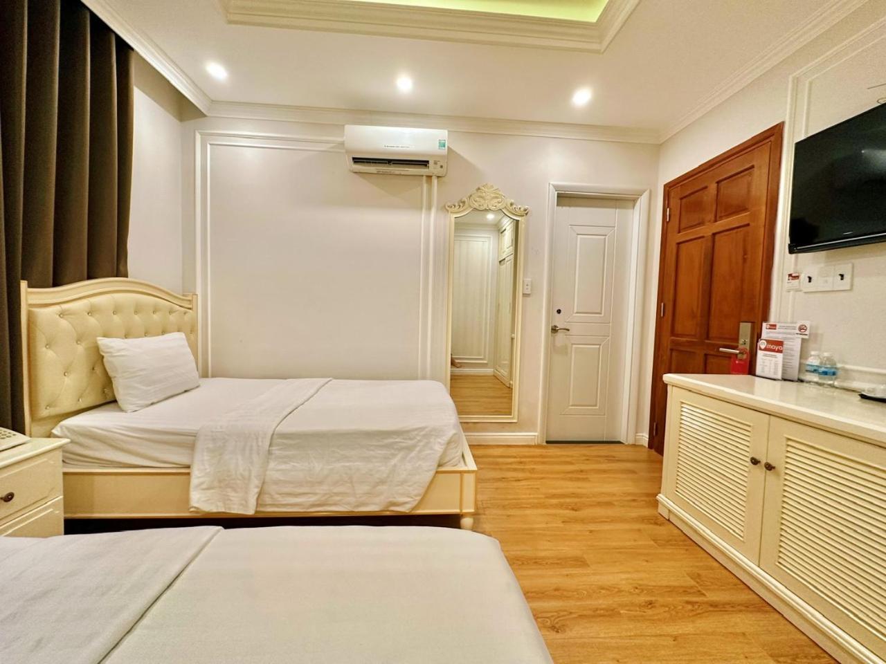 Standard Twin Room - Photo 4