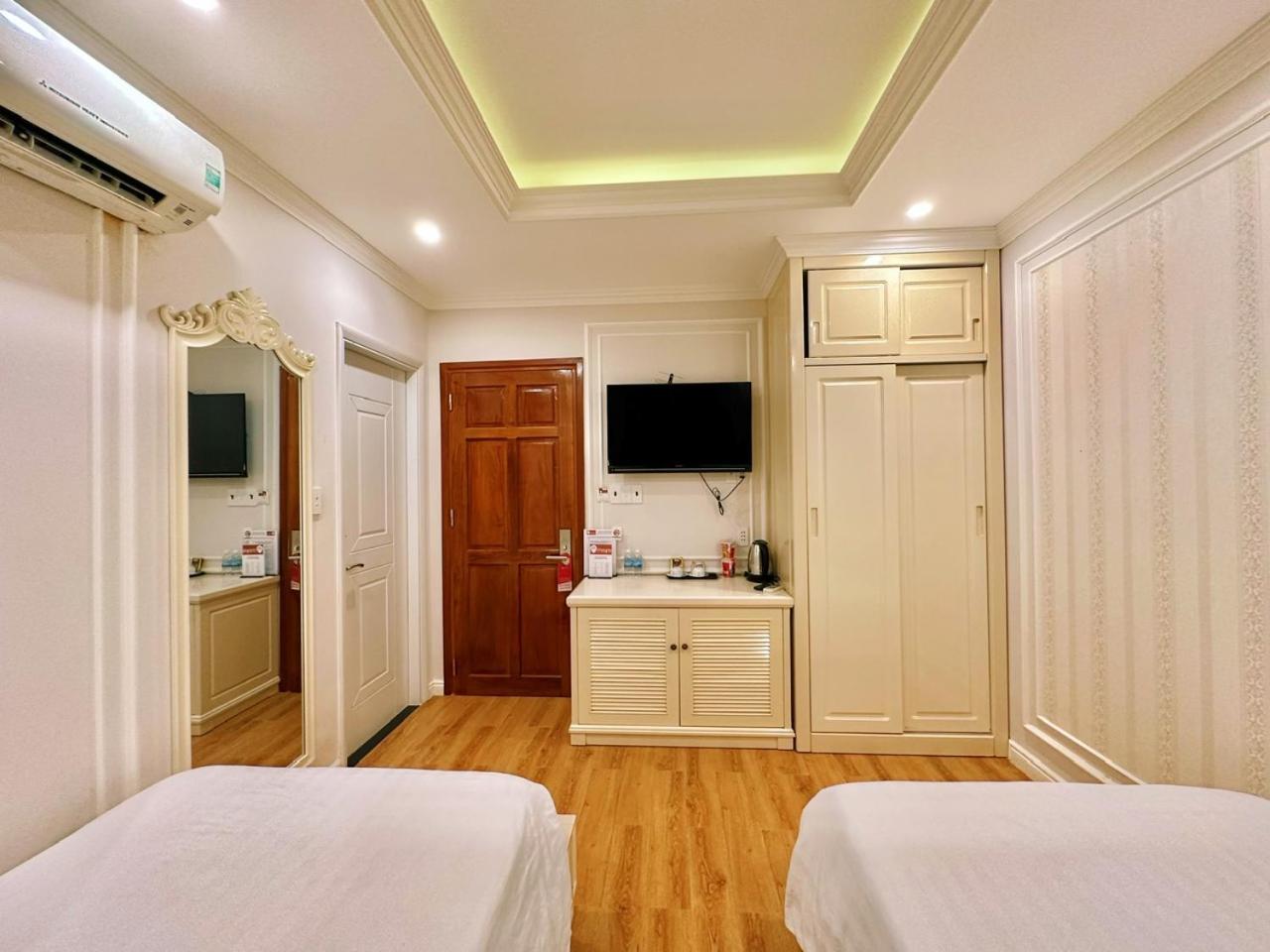 Standard Twin Room - Photo 3