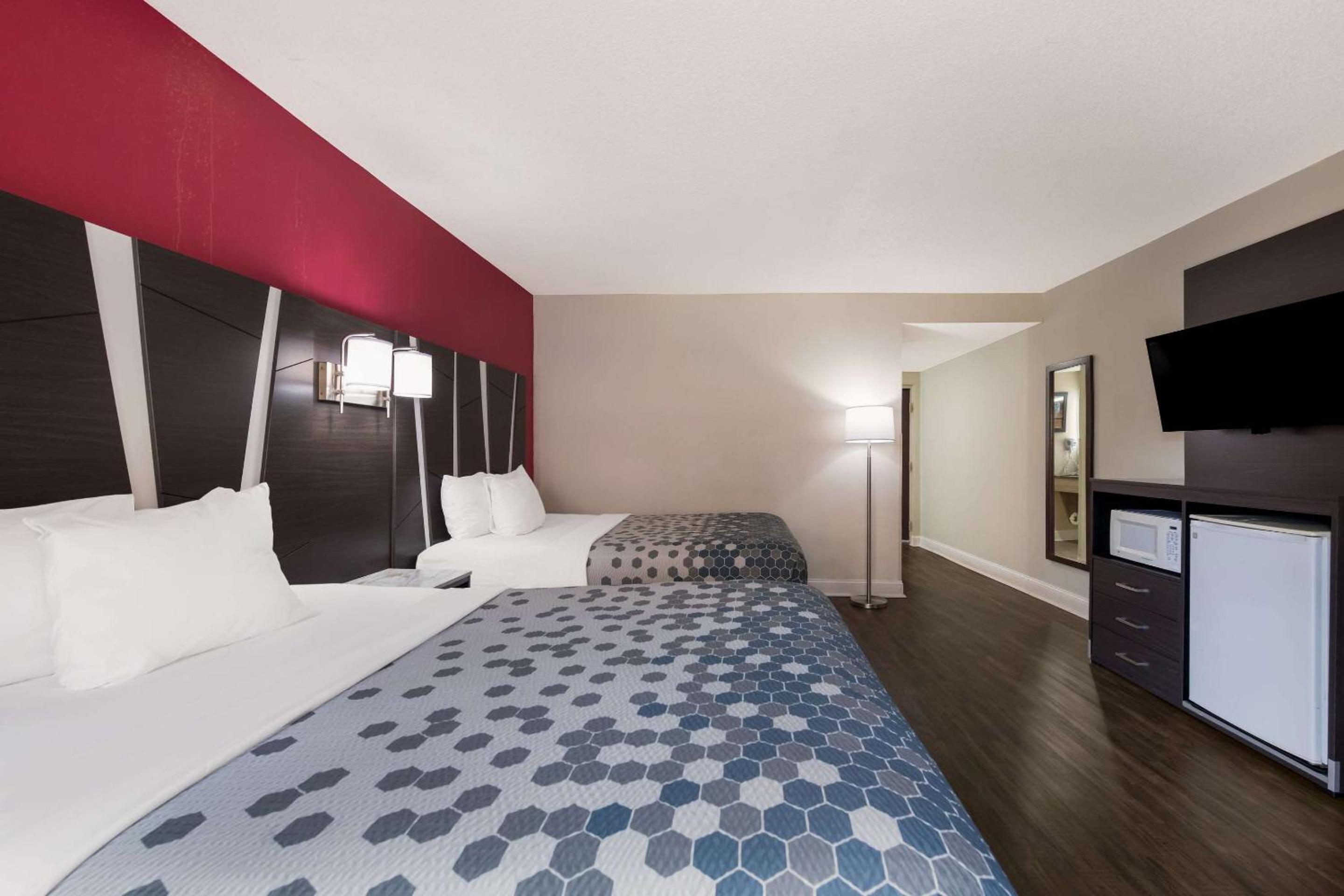 Queen Room with Two Queen Beds - Non-Smoking