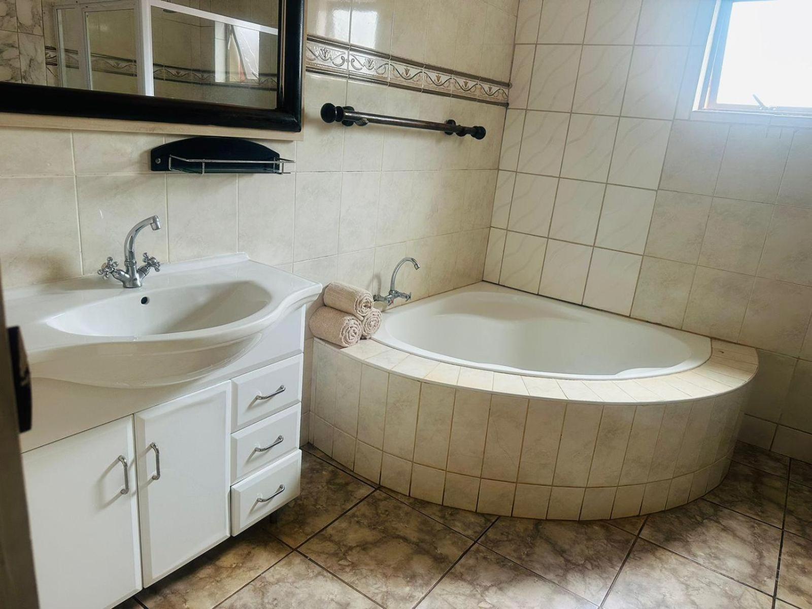 Standard Triple Room - Photo 1