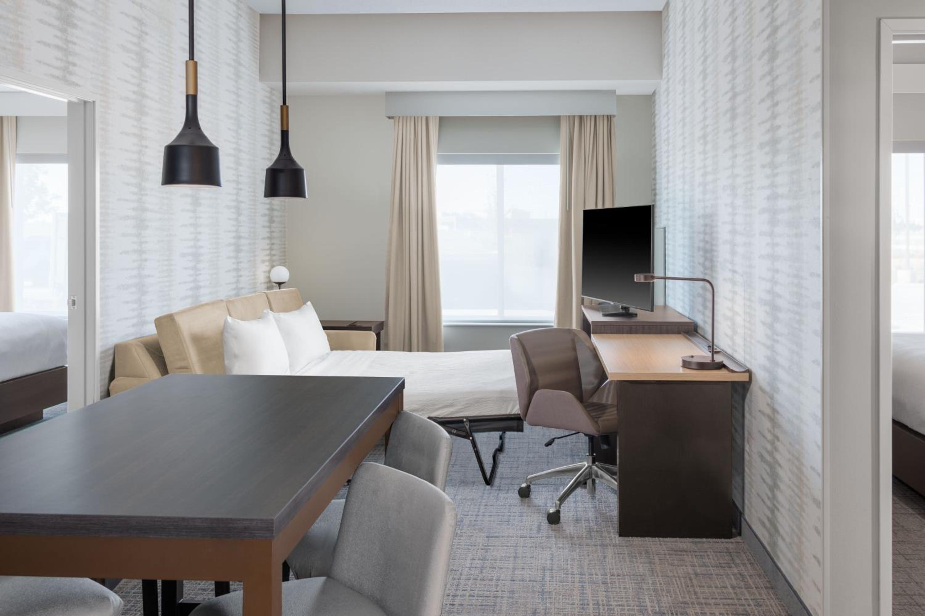 Two-Bedroom Suite - Photo 2