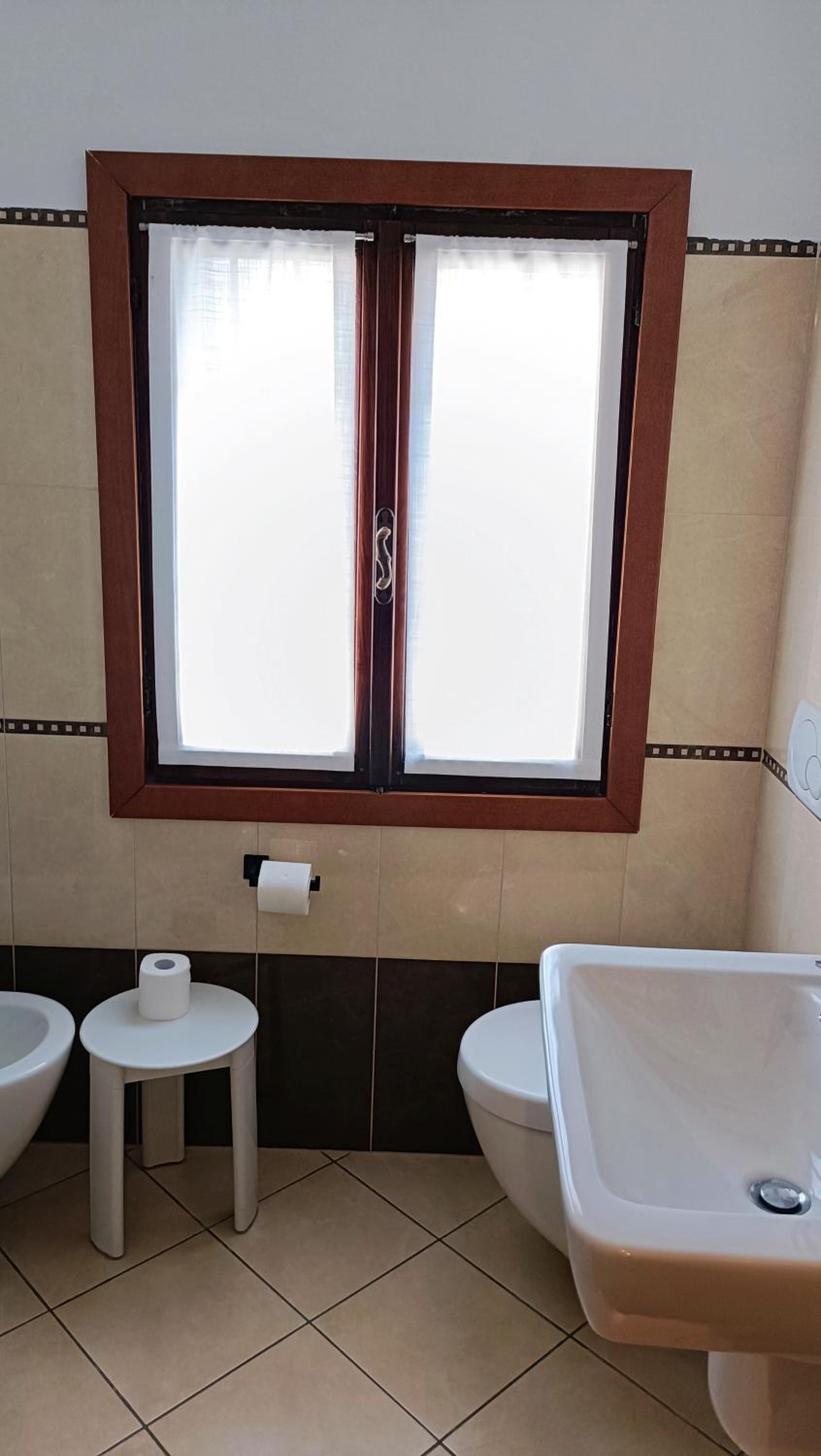 Family Room with Private Bathroom photo 2