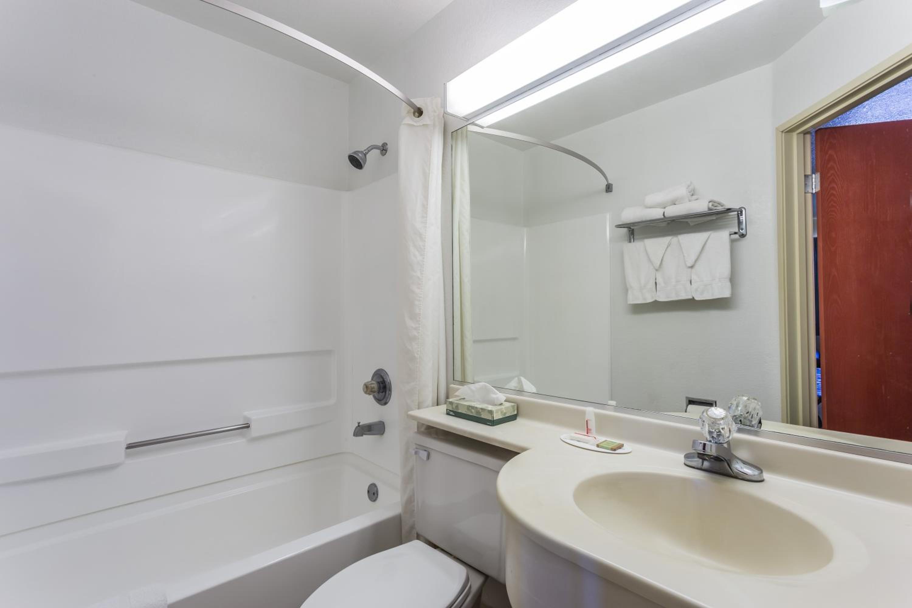 Superior Queen Room with Three Queen Beds - Non-Smoking