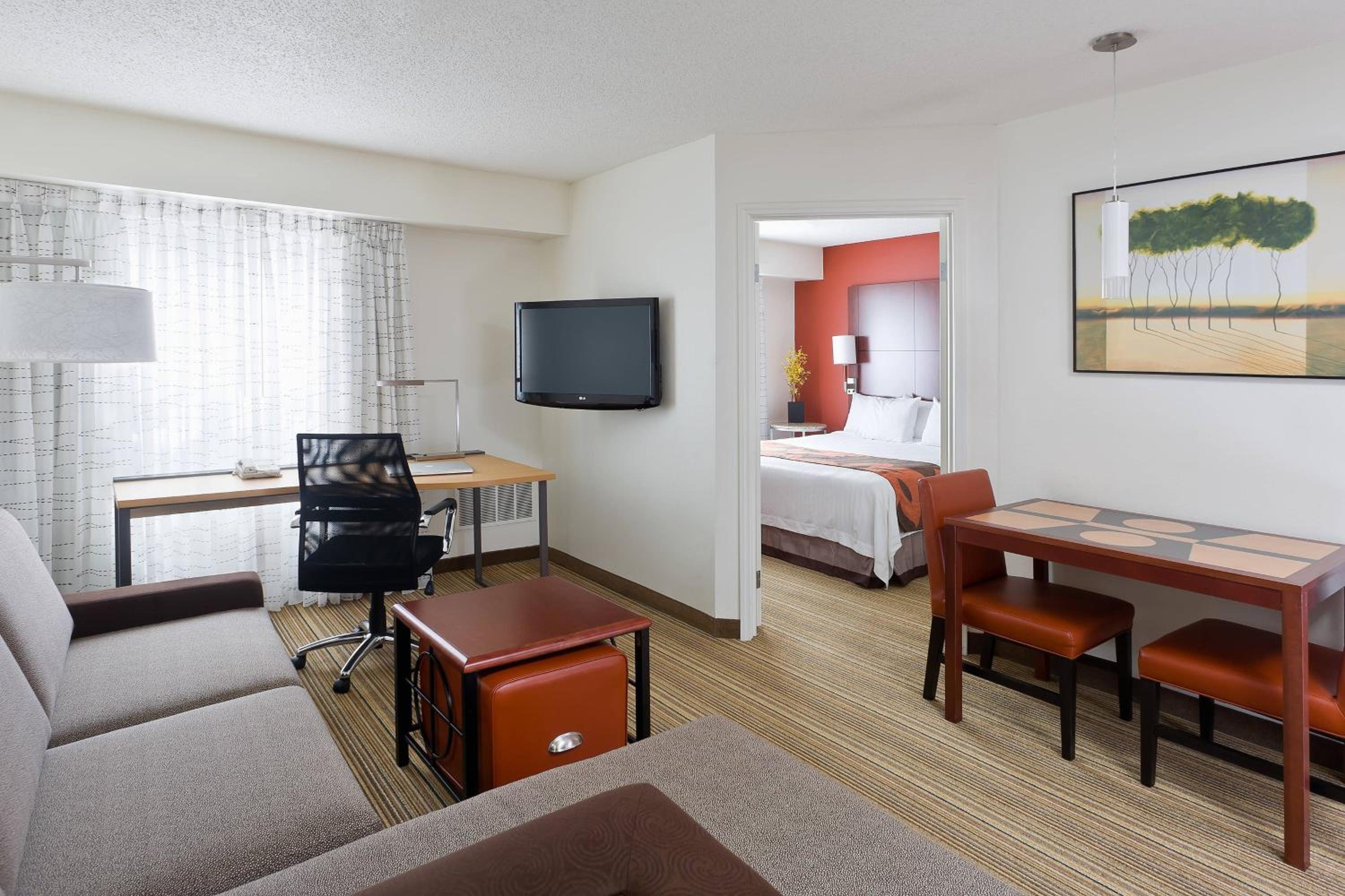 One-Bedroom King Suite with Sofa Bed and Adapted Tub - Mobility and Hearing Accessible photo 1