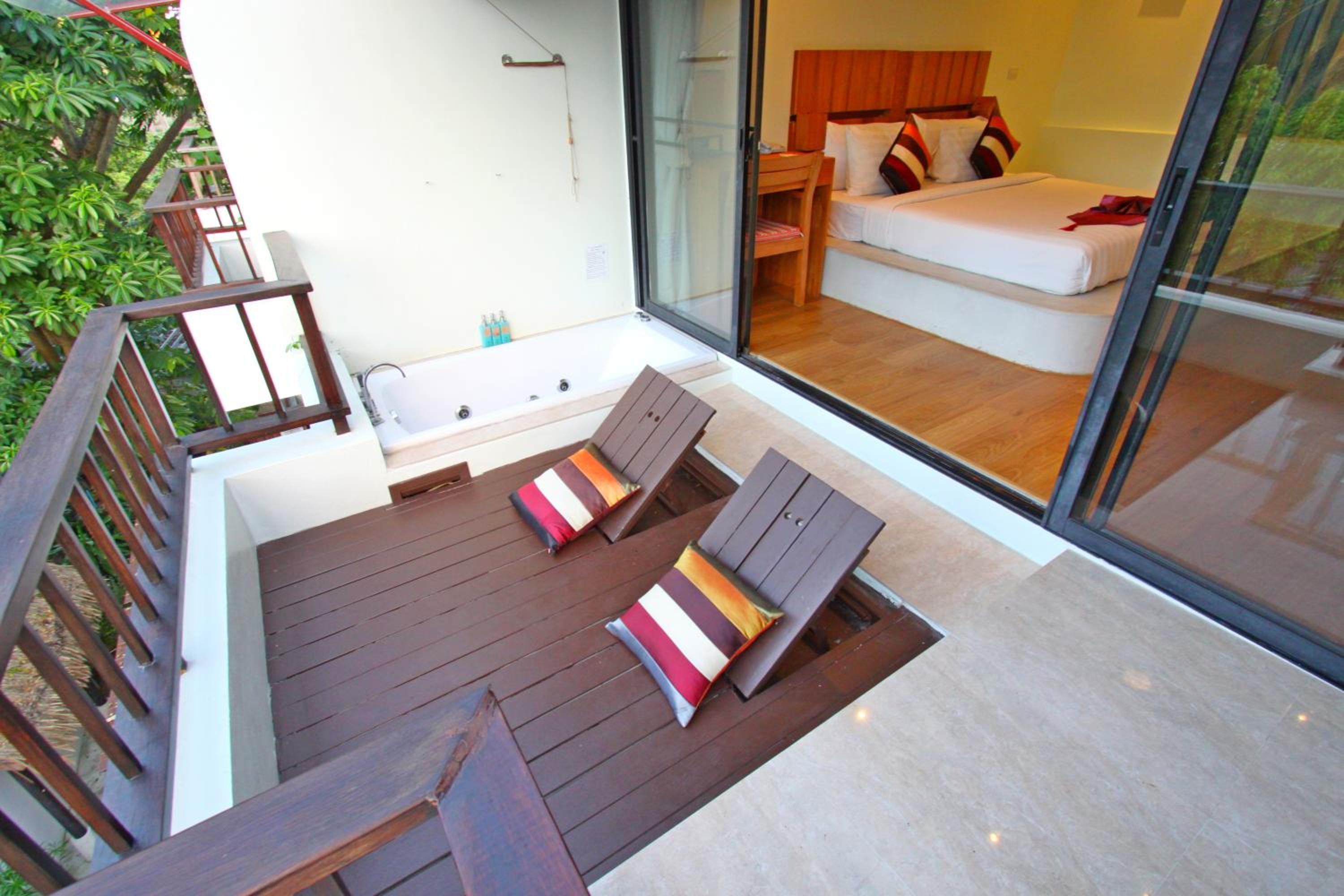 Double Room with Spa Bath - Photo 3