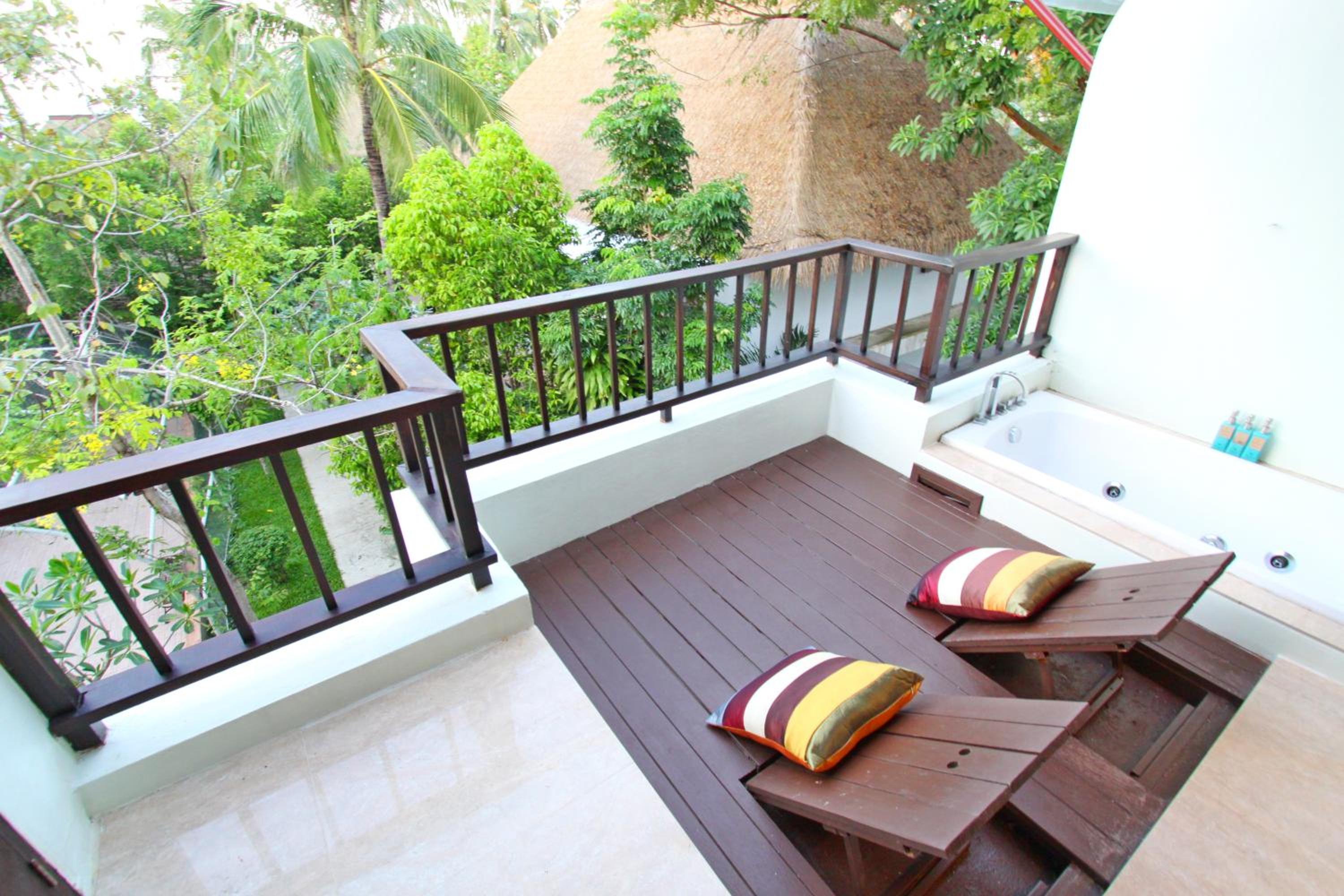 Double Room with Spa Bath - Photo 2