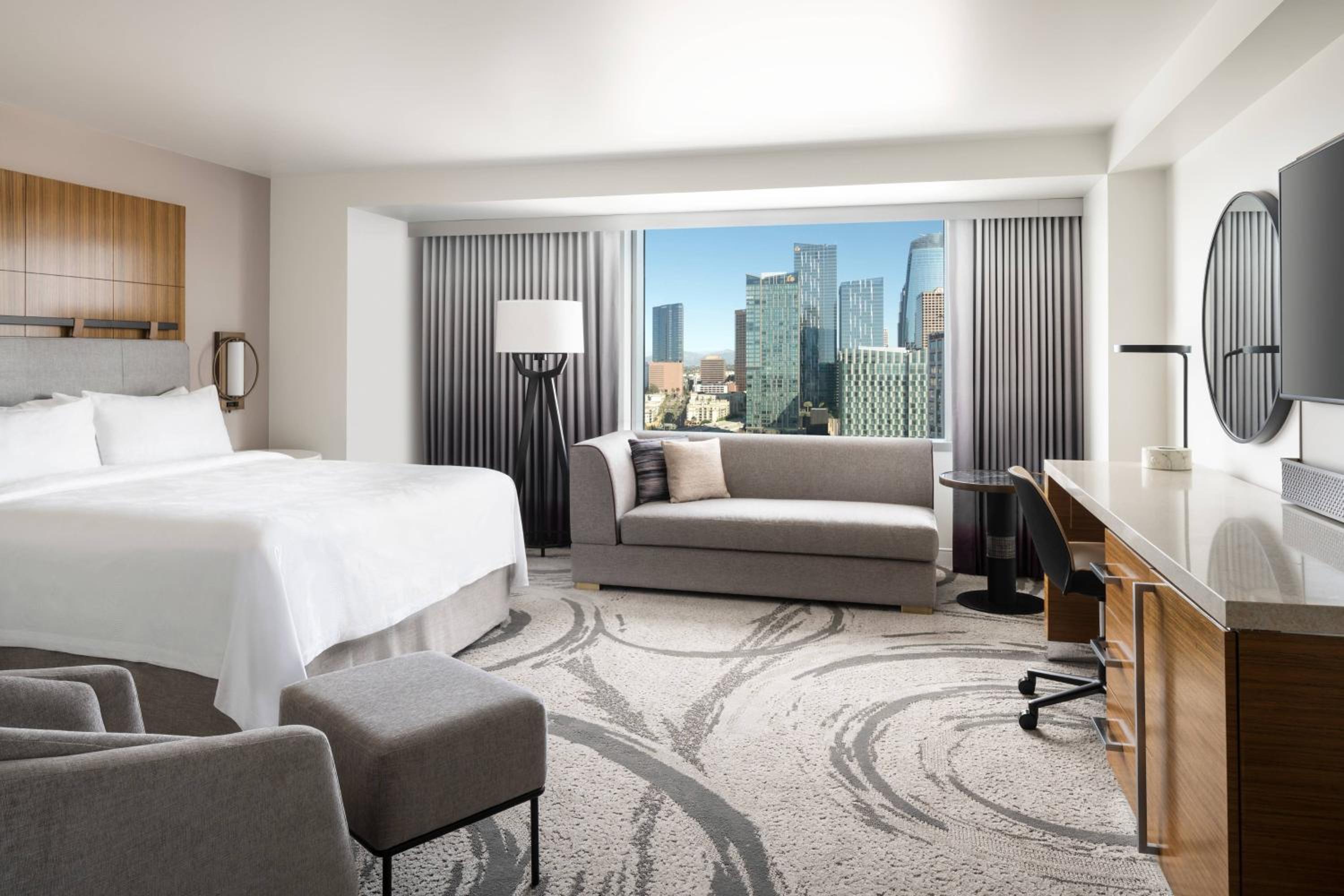 King Room with City View - Hearing Accessible