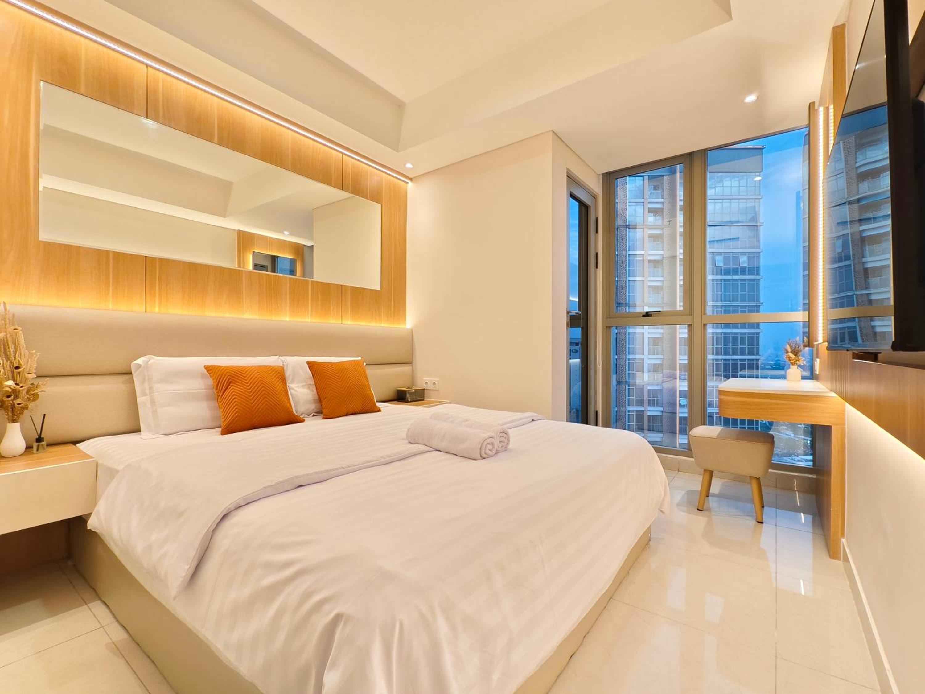 Deluxe One-Bedroom Apartment with City View