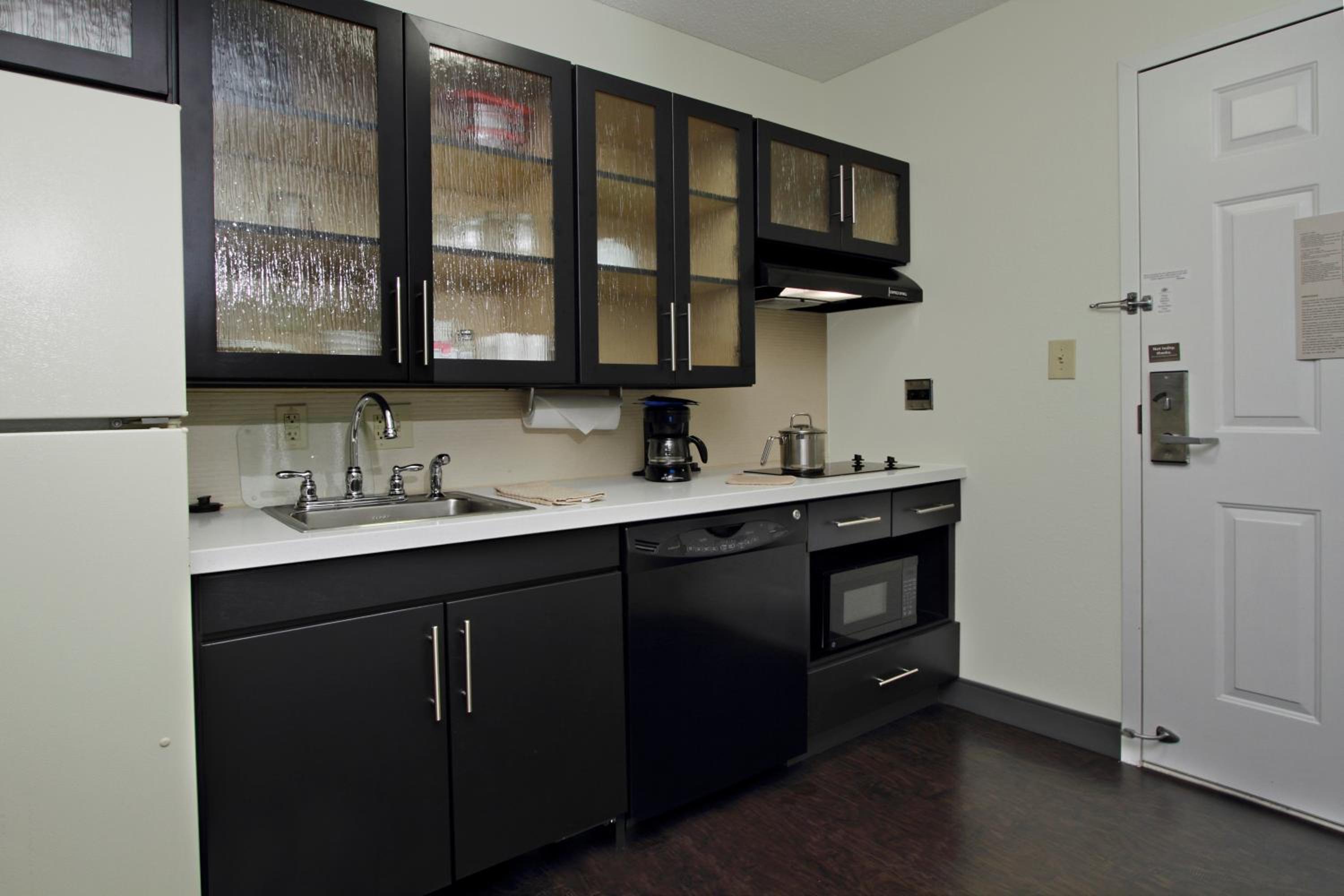 Studio Suite - Photo 4