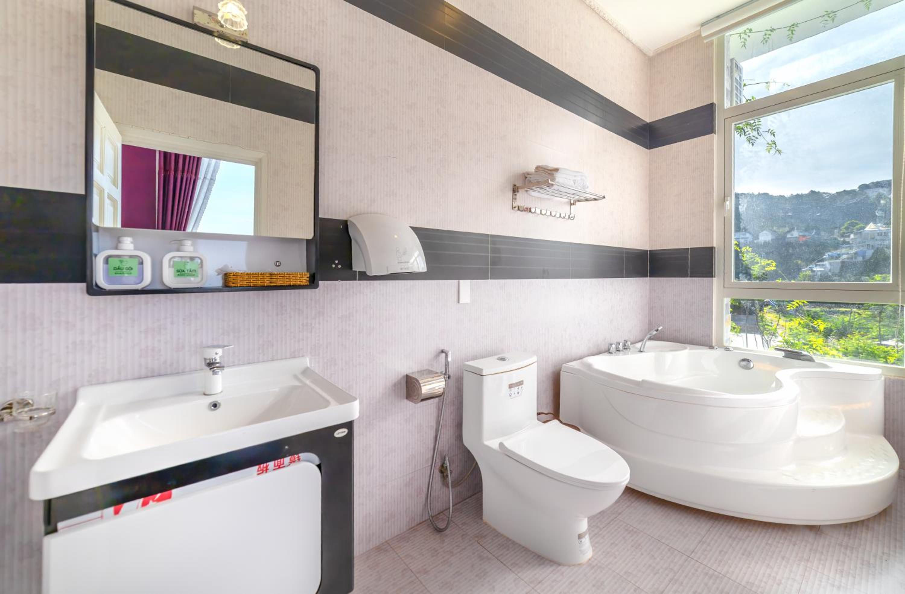 King Room with Spa Bath photo 2