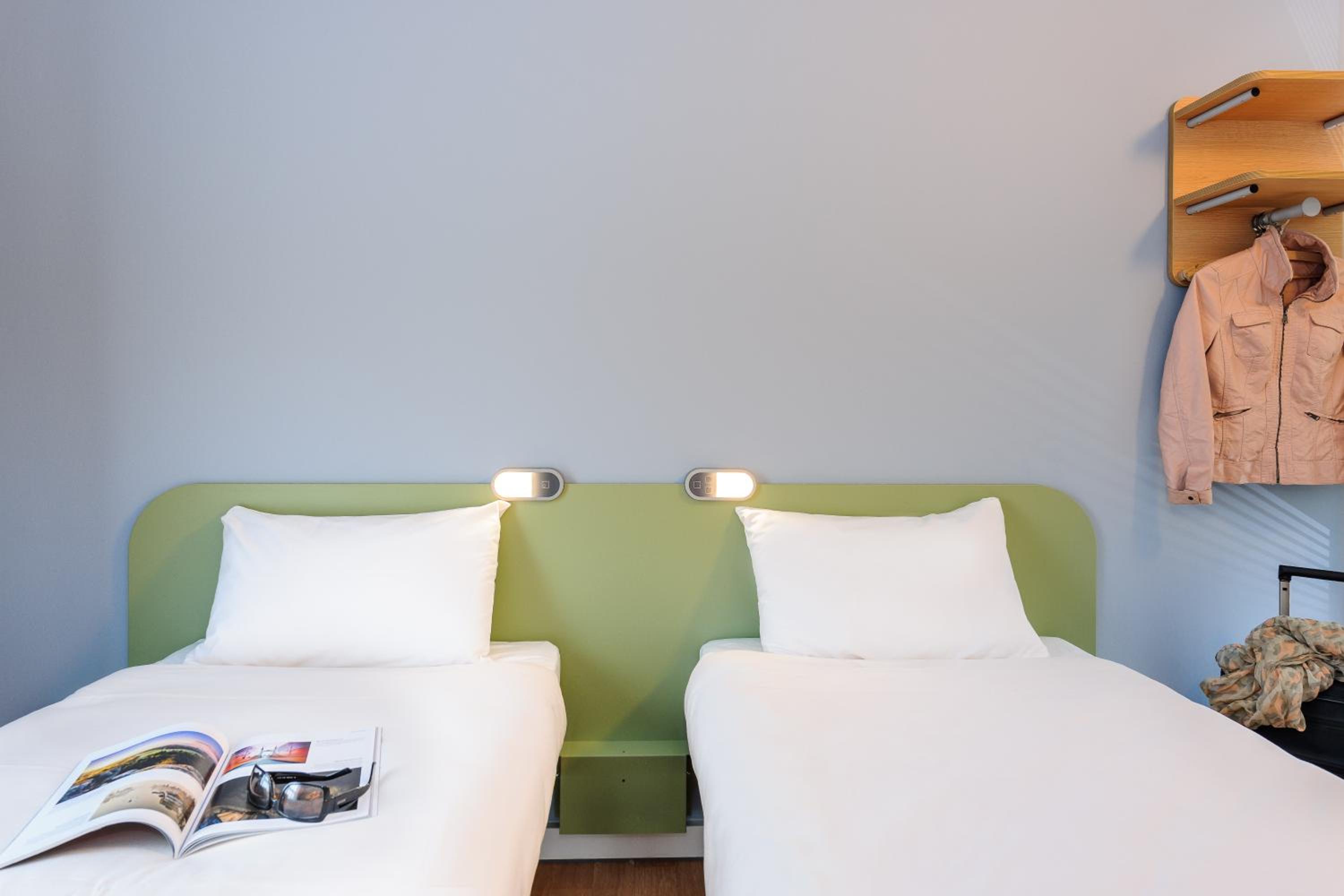 Twin Room - Photo 2