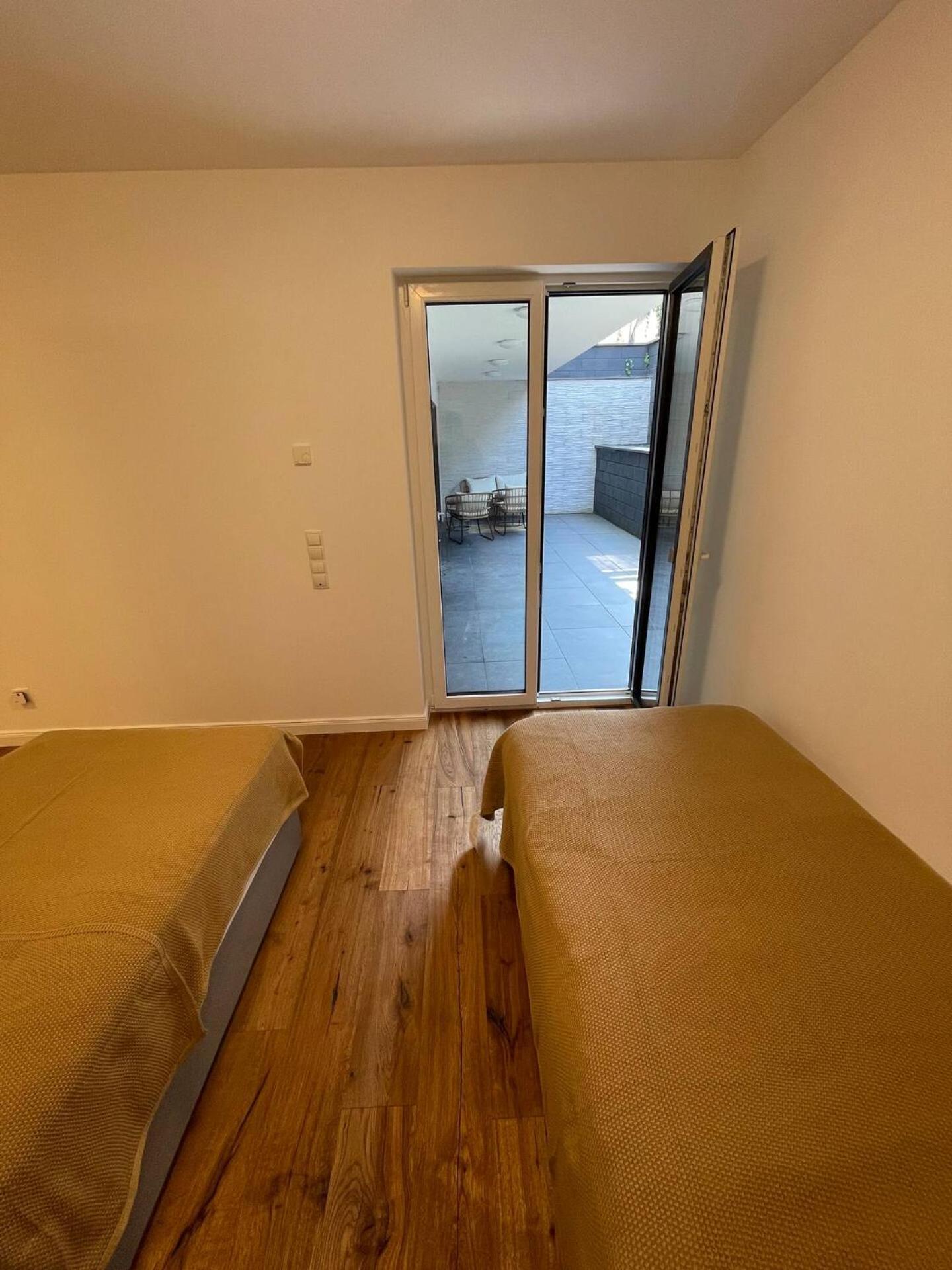 One-Bedroom Apartment with Terrace photo 1