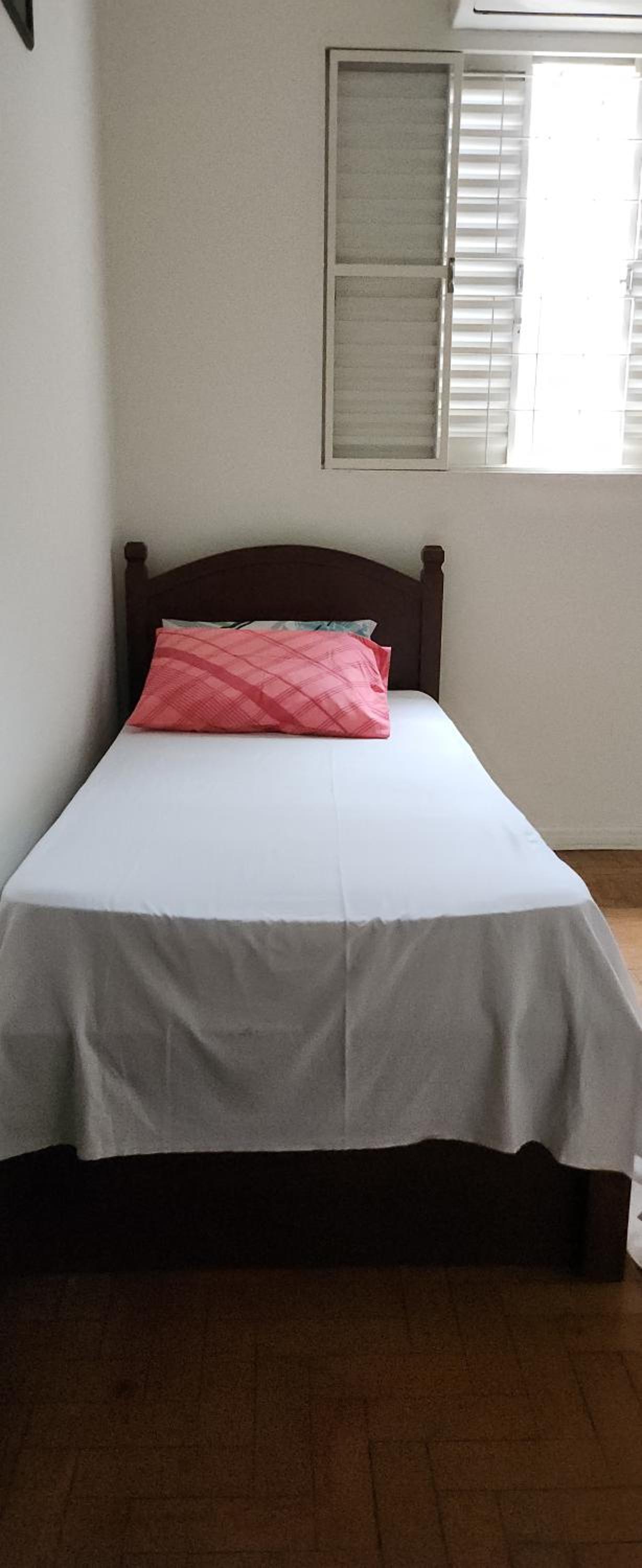 Standard Twin Room with Shared Bathroom photo 1