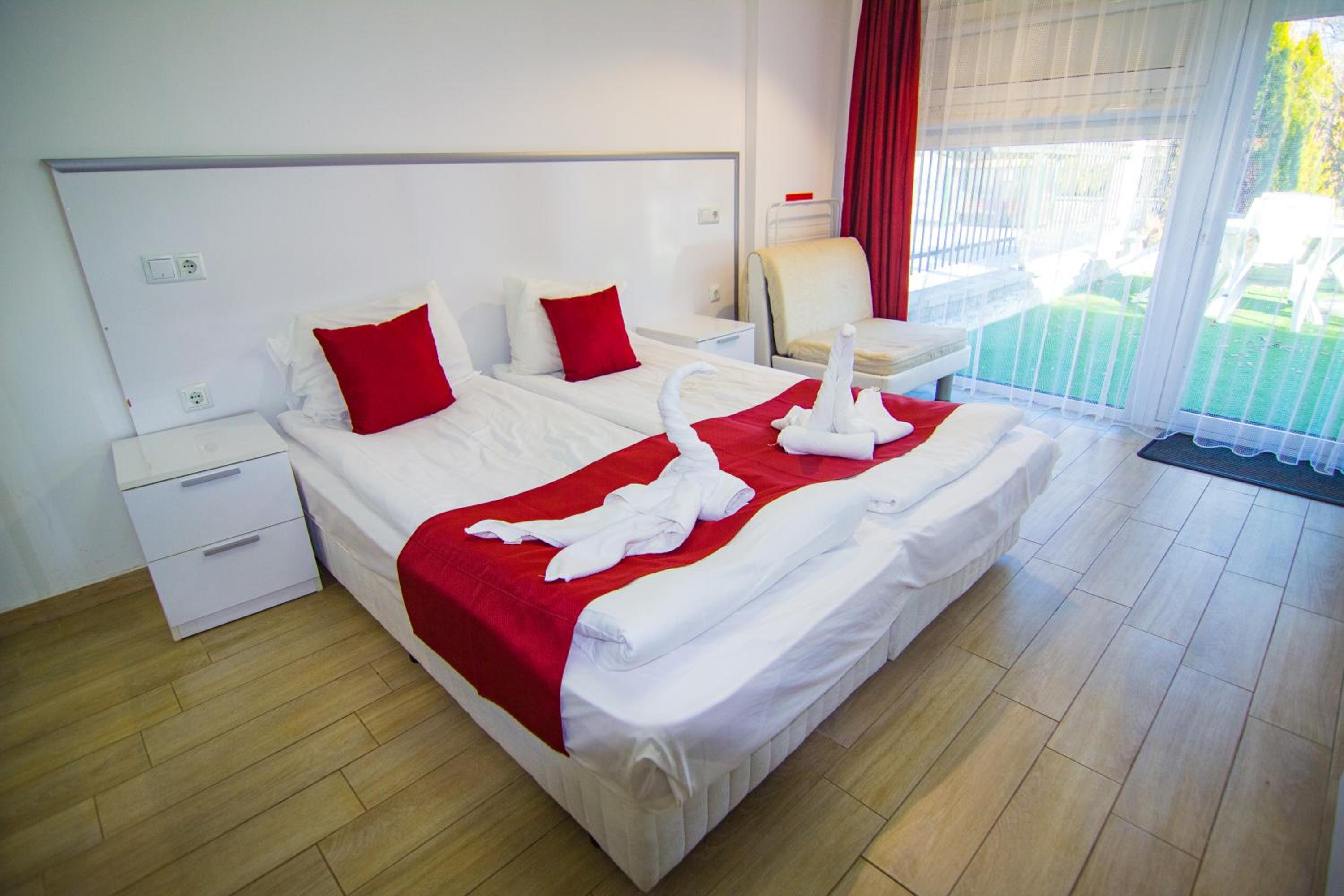 Double Room (no spa bath) photo 1