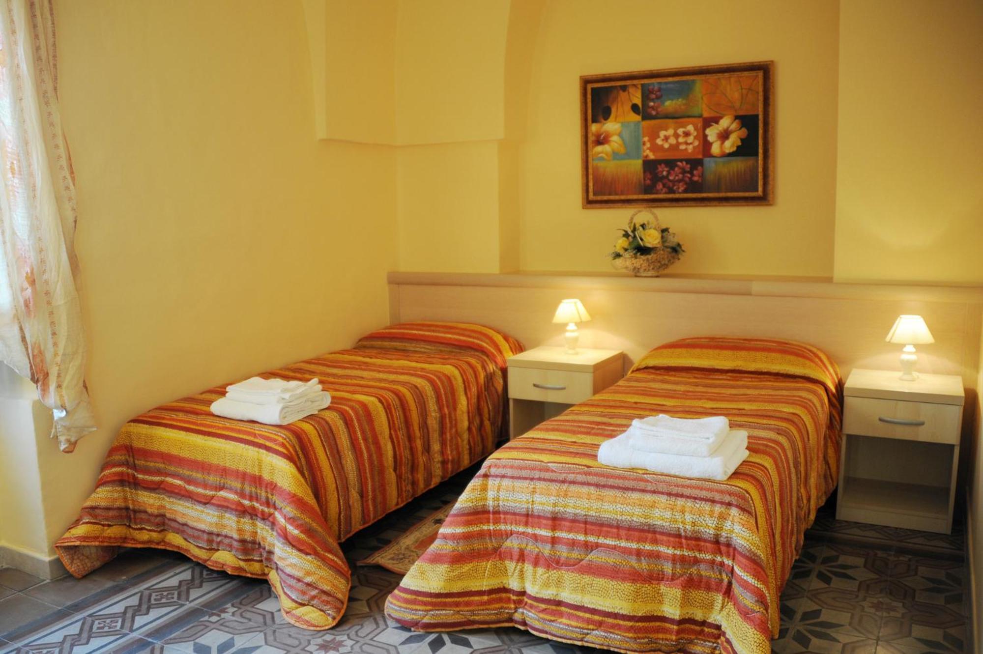 Double or Twin Room - Photo 1