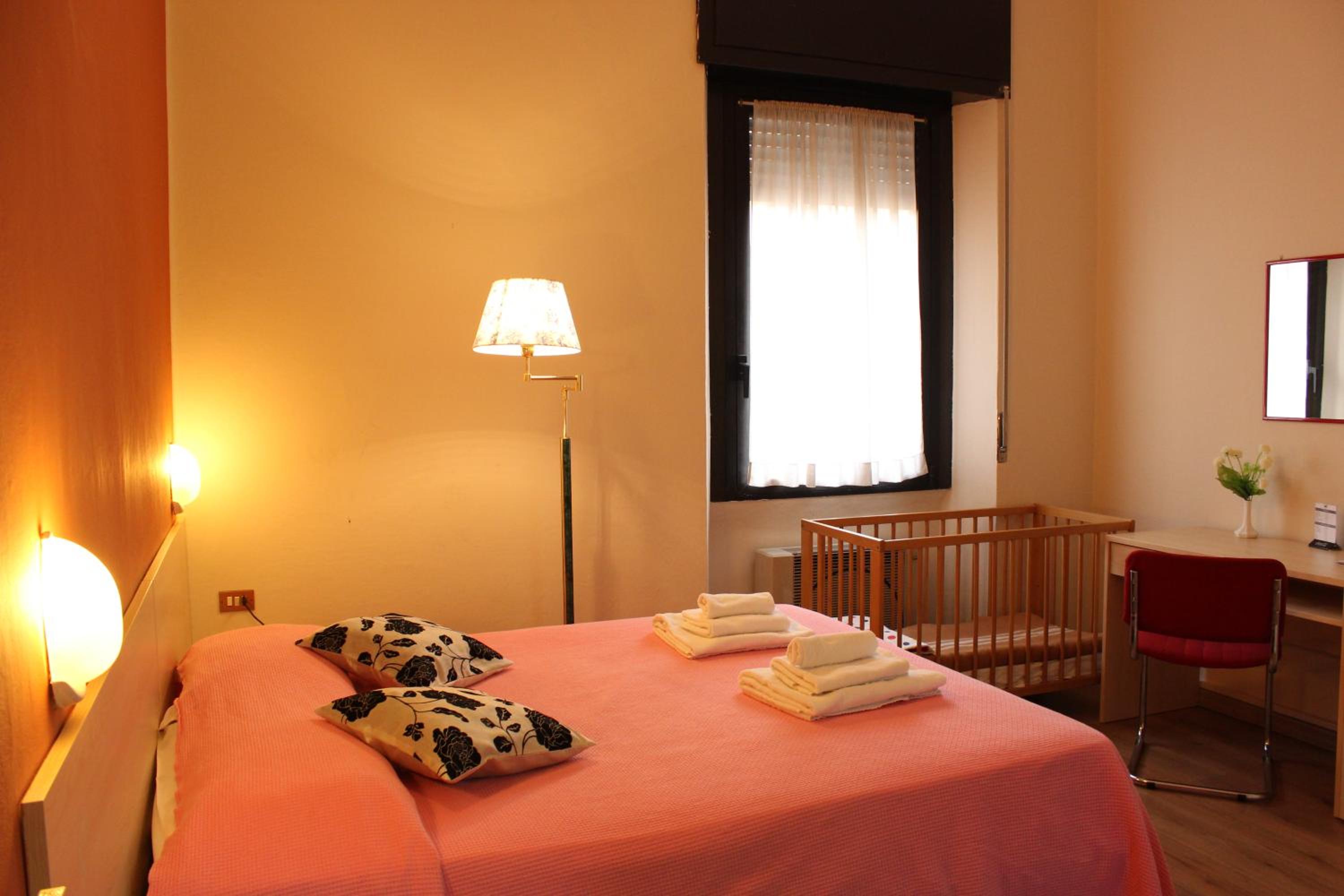 Double Room - Photo 4