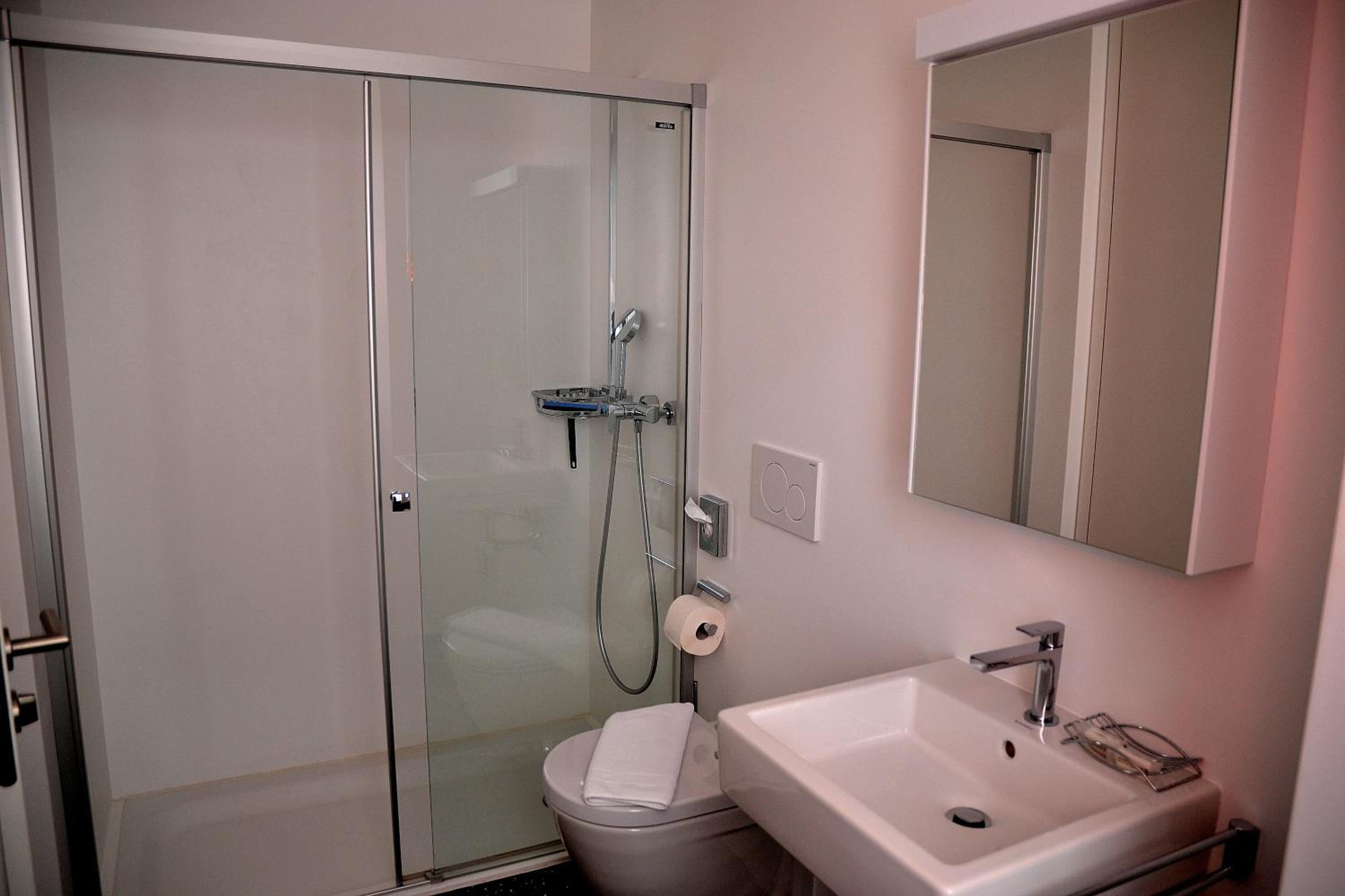 Standard Double Room photo 3