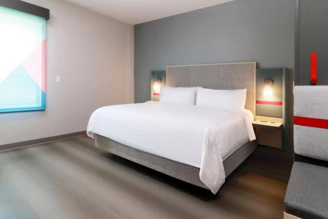 Standard King Room - Photo 5