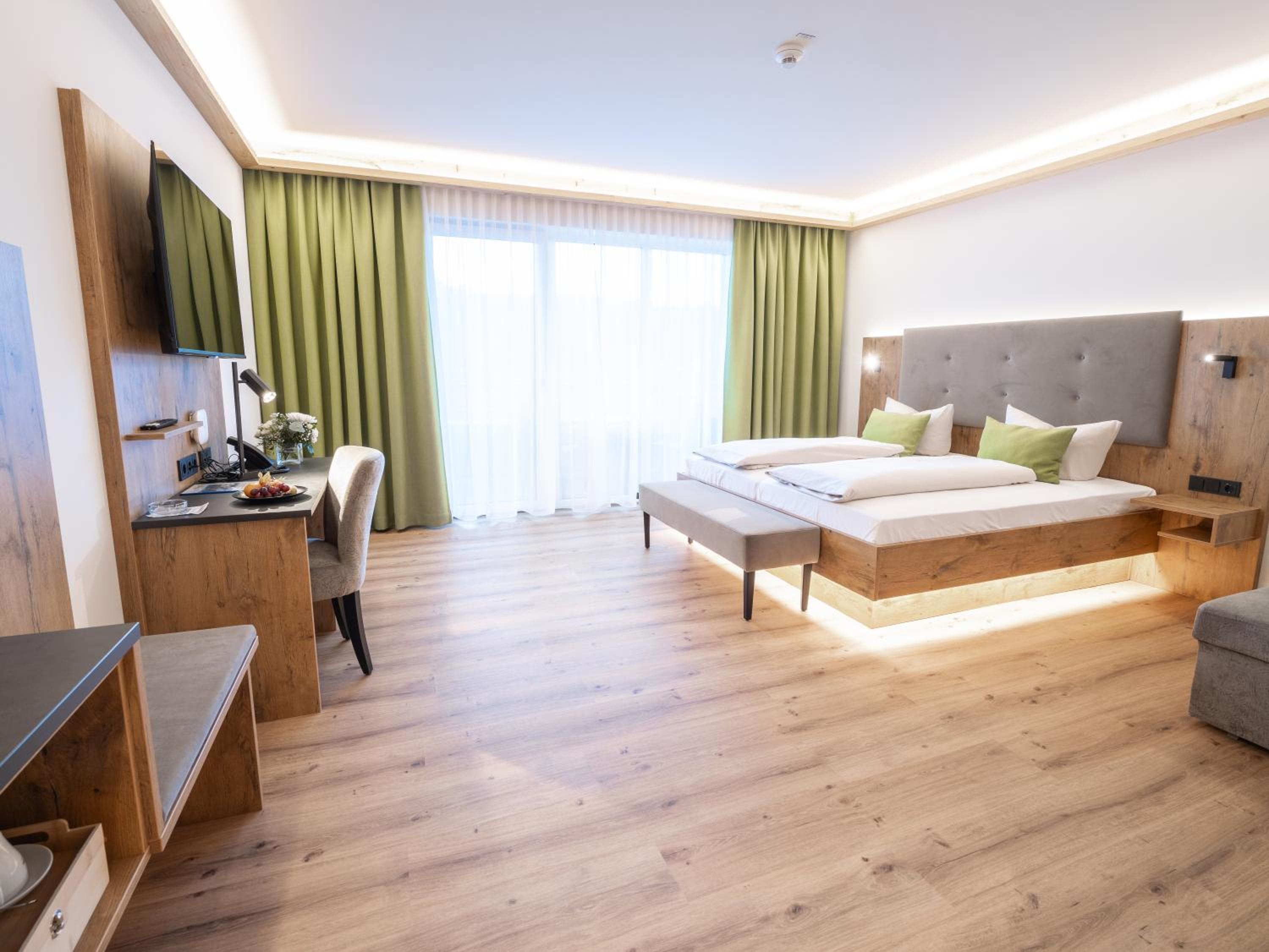 Junior Suite with Balcony photo 1