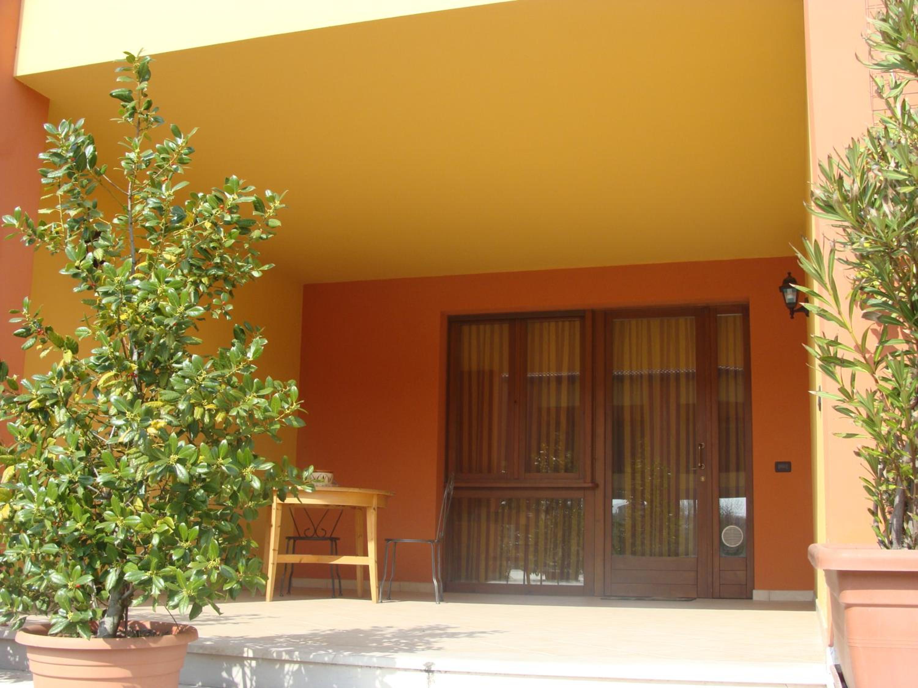 One-Bedroom Standard Apartment photo 2