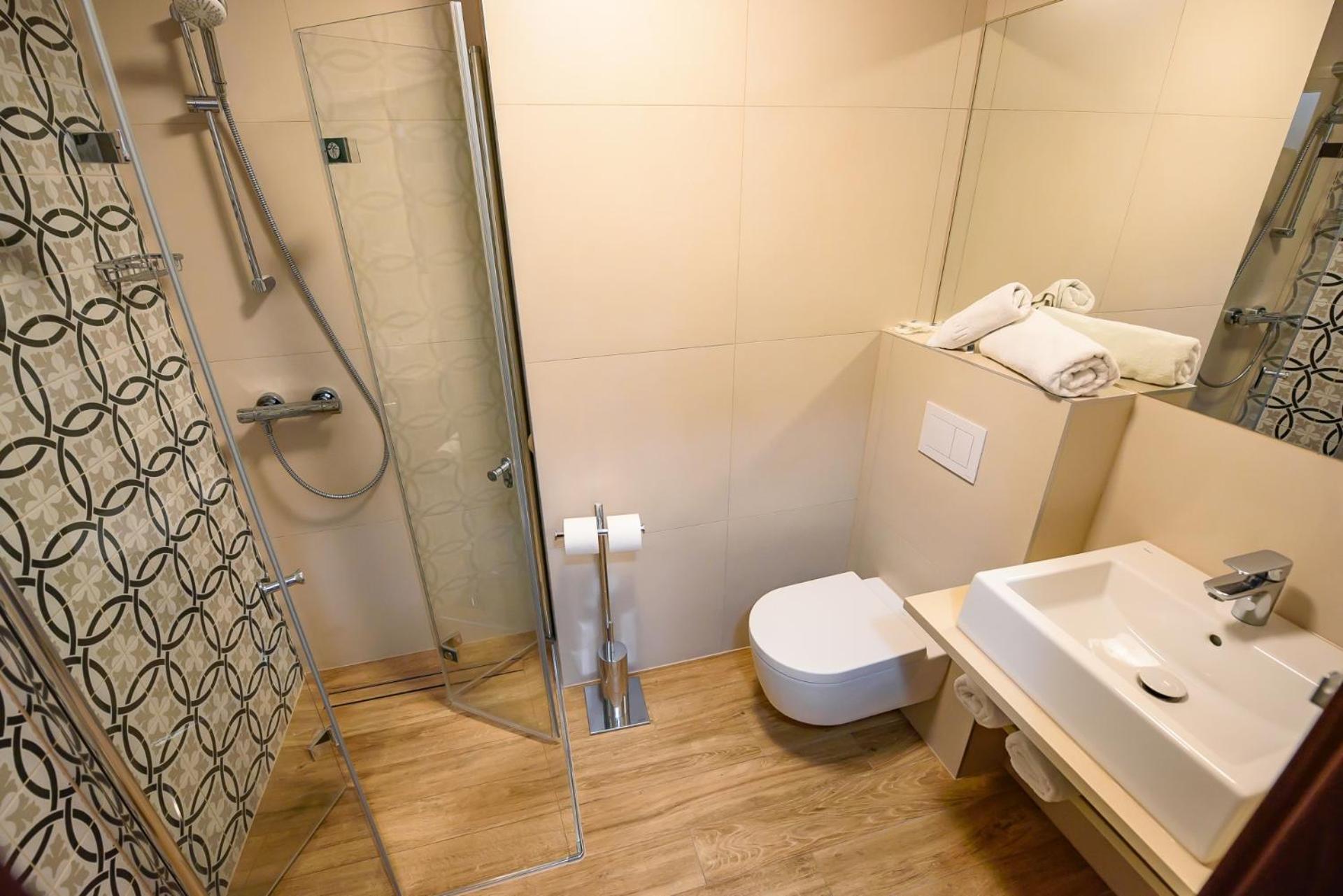 Superior Quadruple Room - Photo 2