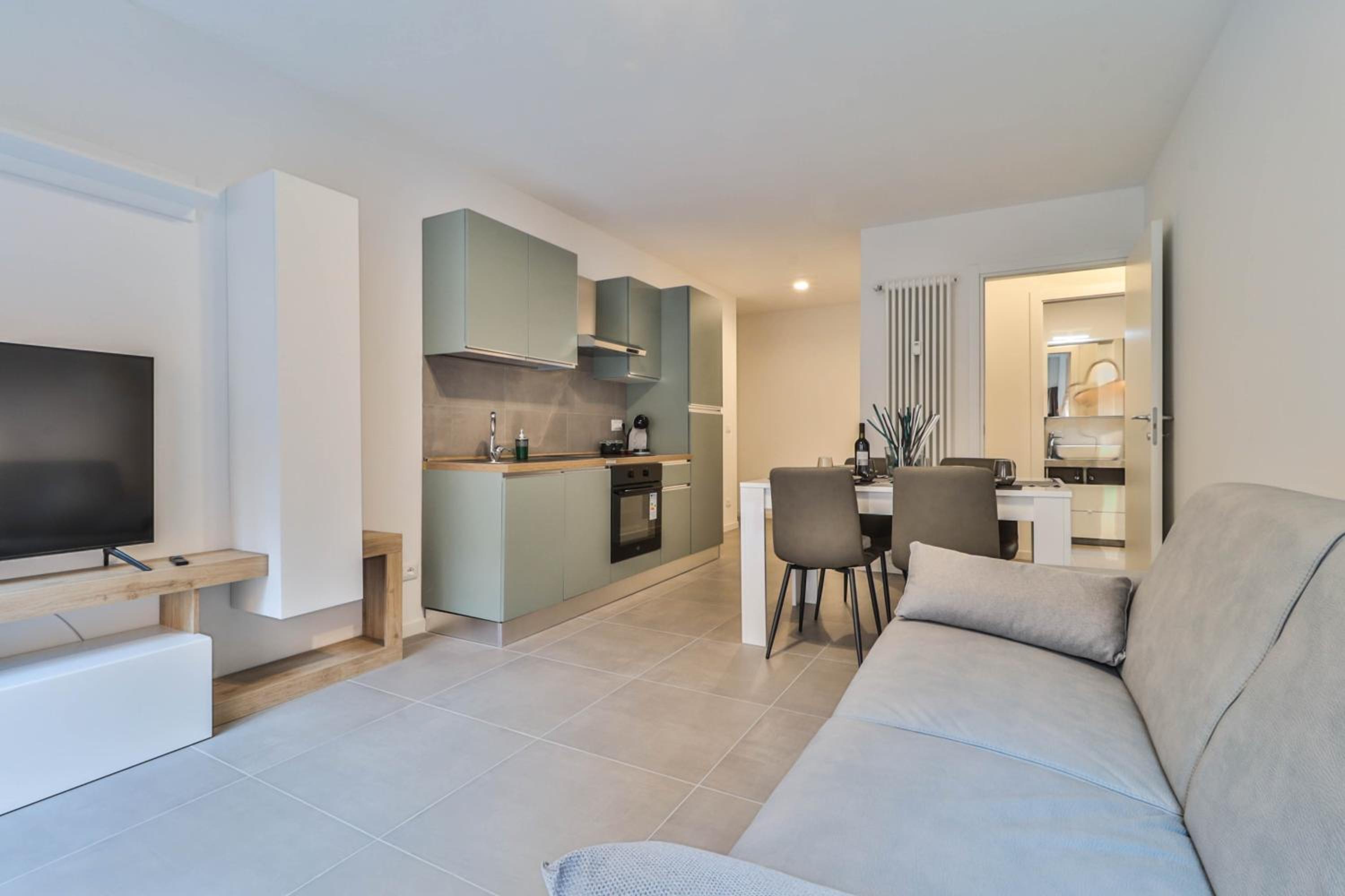 One-Bedroom Apartment