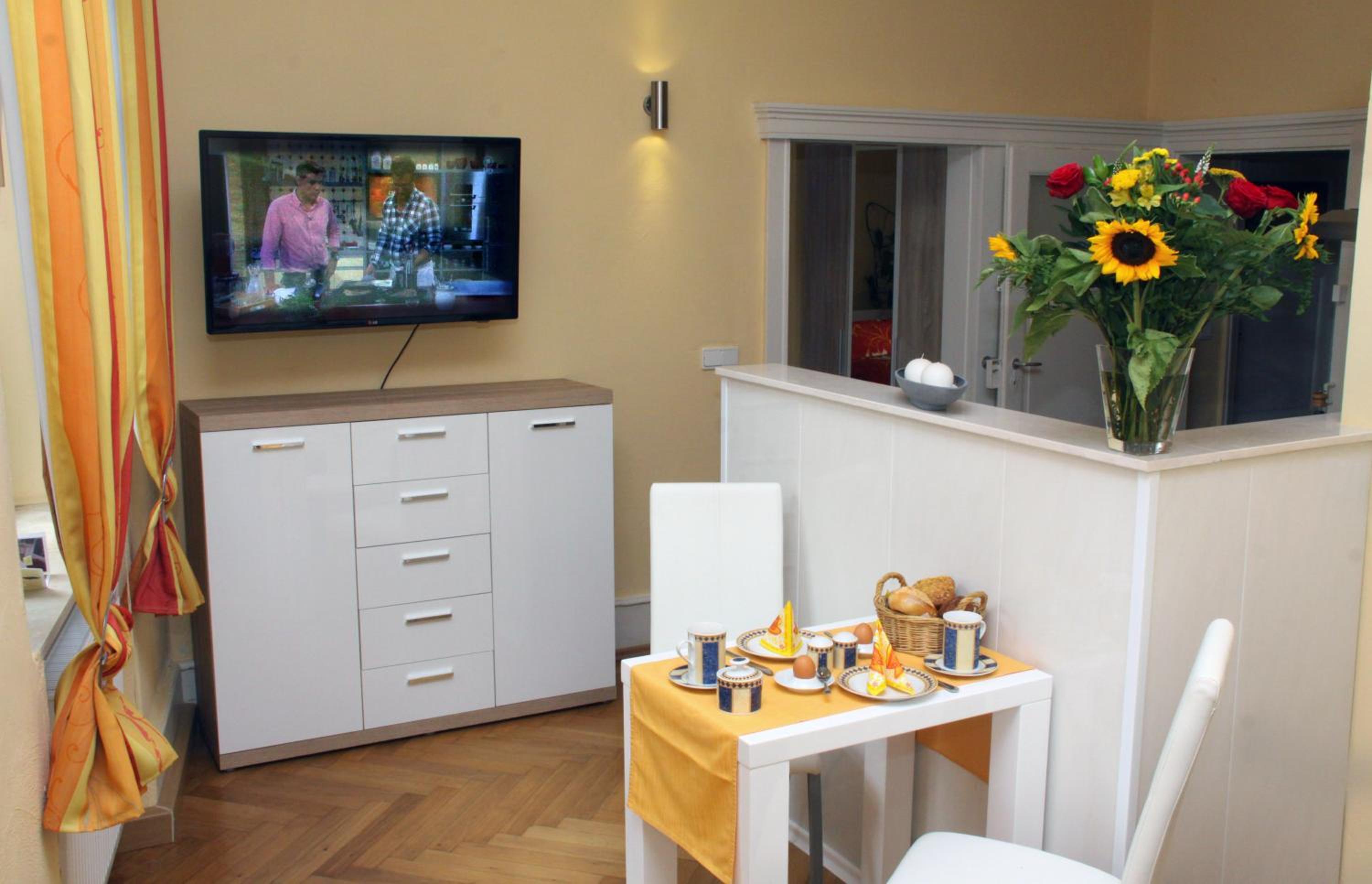 One-Bedroom Apartment A photo 2