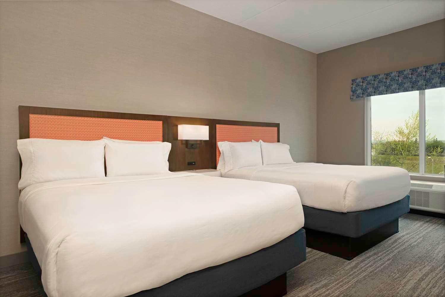 Queen Room with Two Queen Beds - Mobility and Hearing Access/Non-Smoking - Photo 3