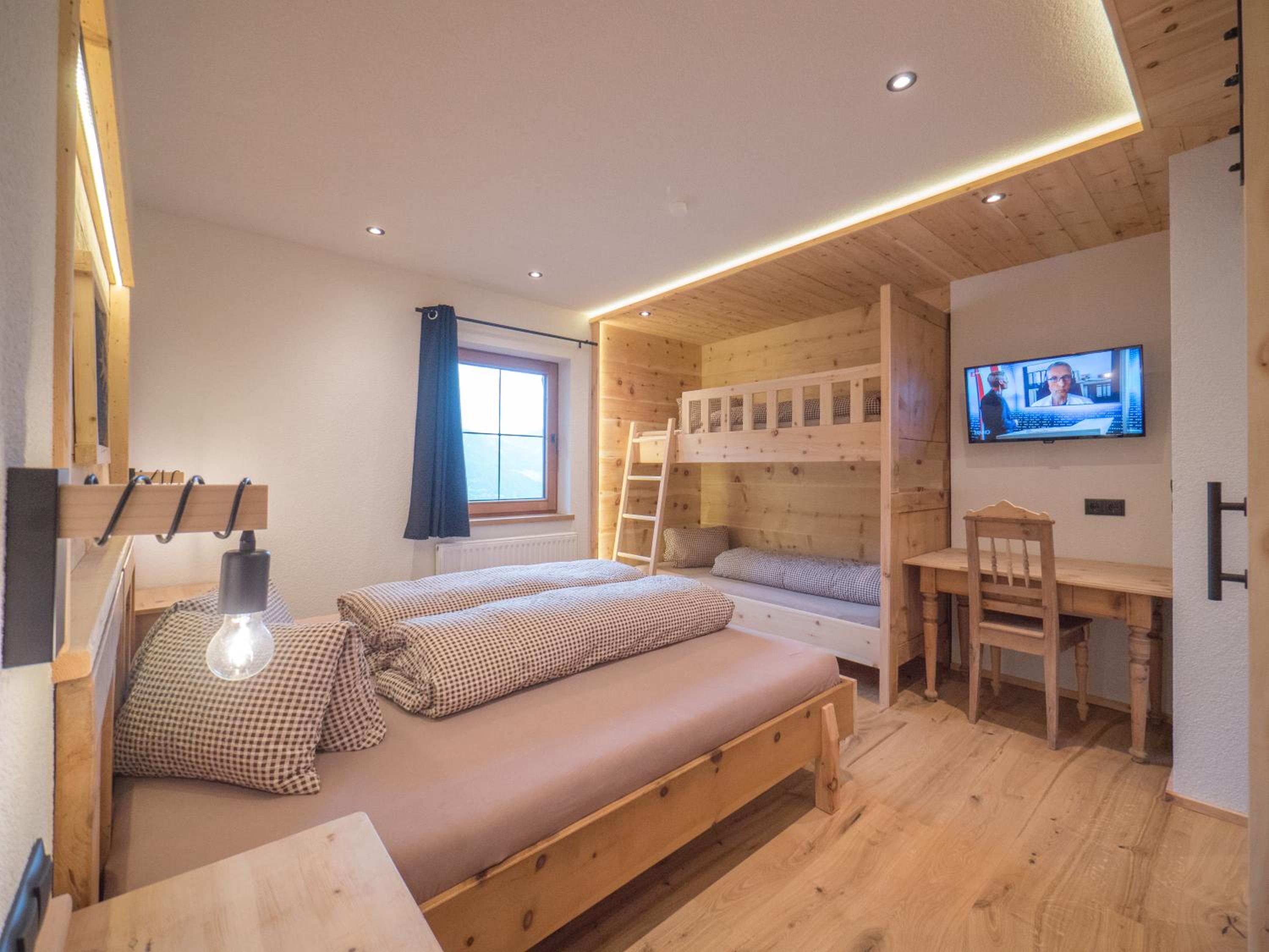 Two-Bedroom Apartment with Balcony photo 3
