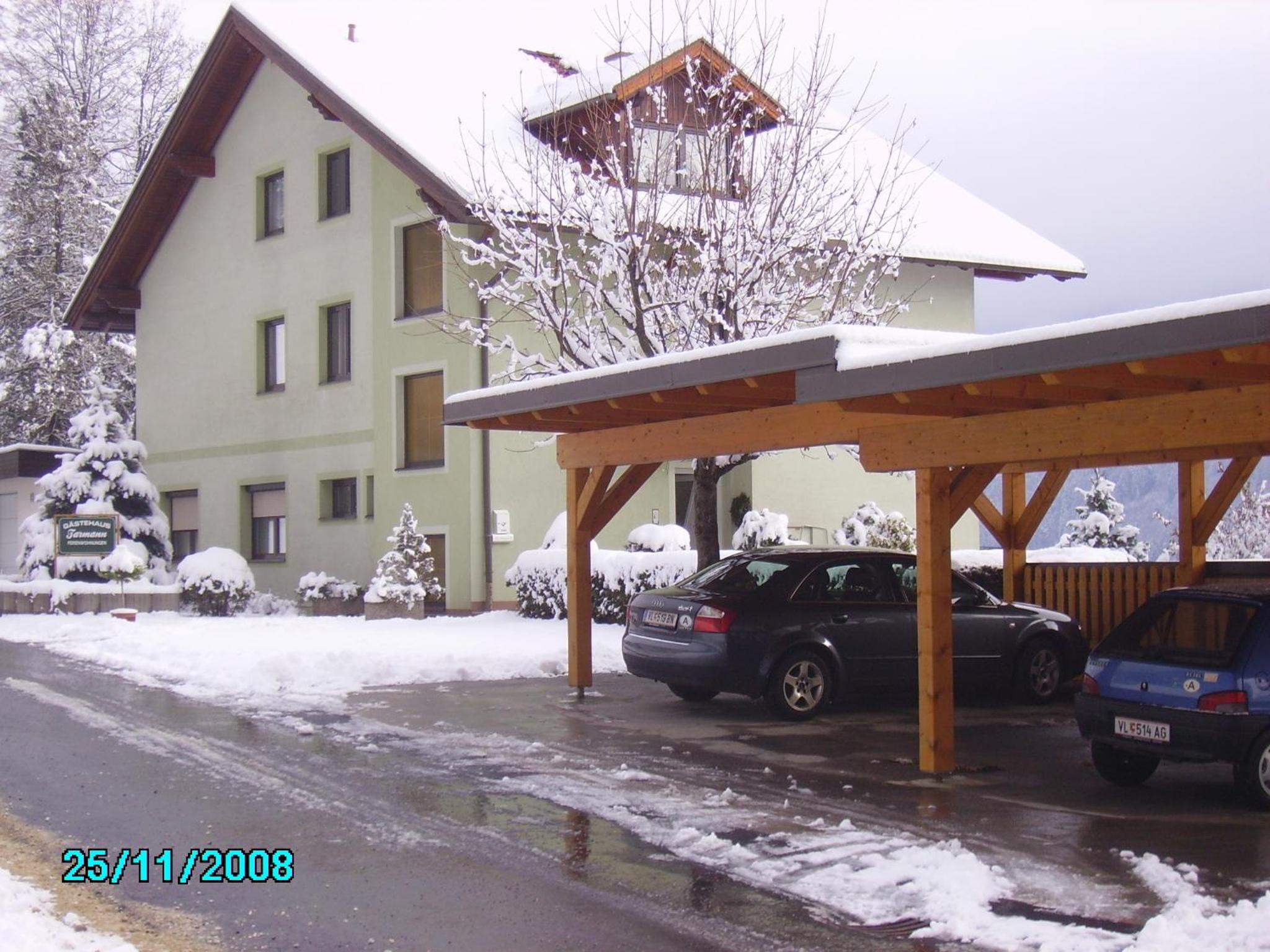 One-Bedroom Apartment with Lake View photo 3