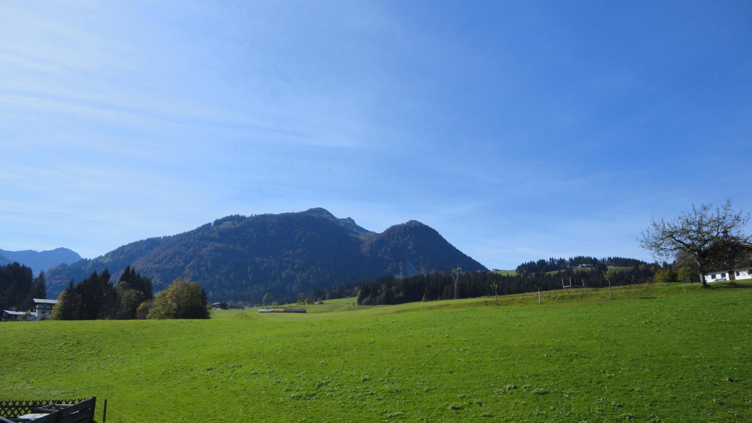 Apartment with Mountain View photo 2