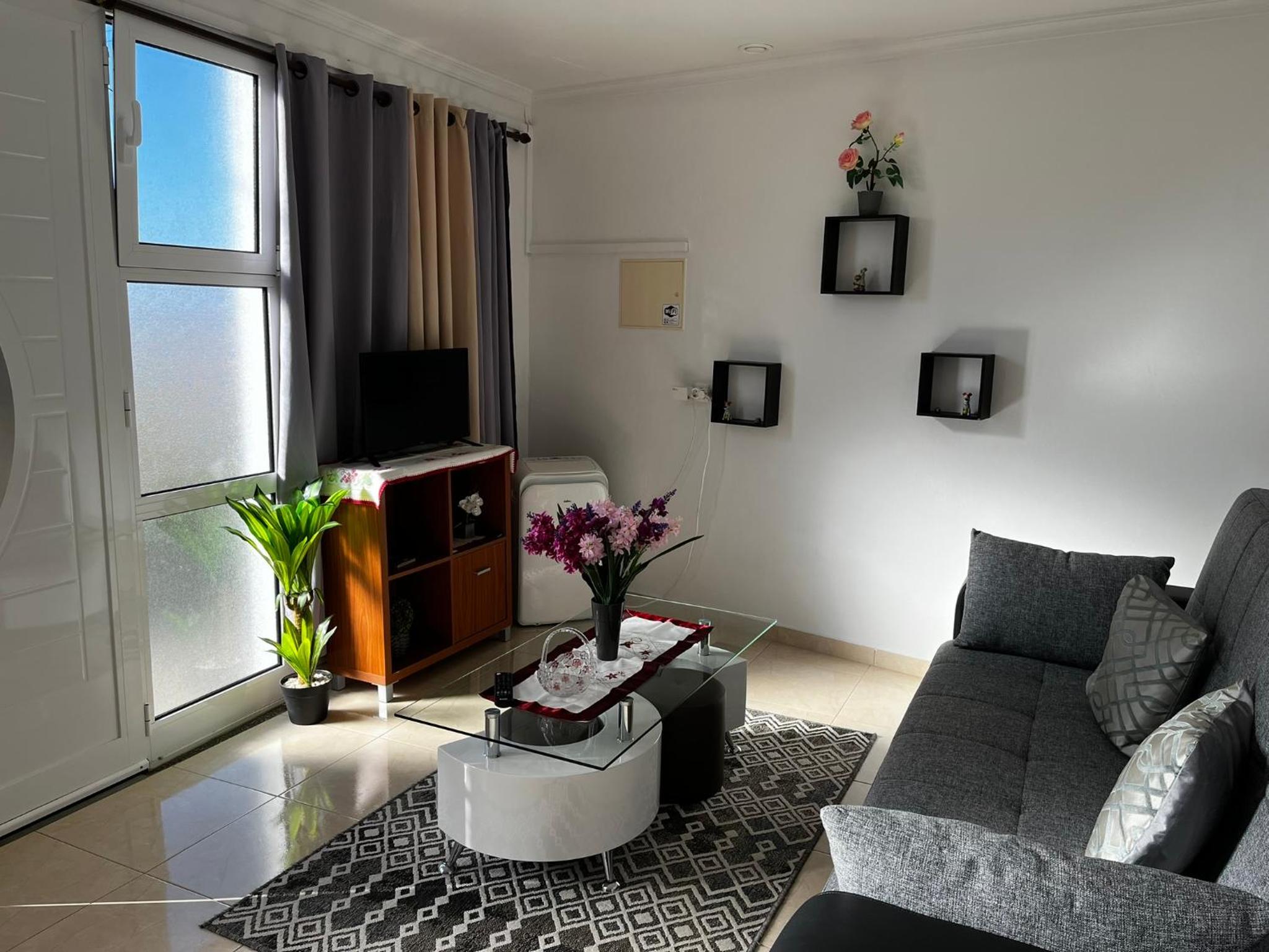 One-Bedroom Apartment photo 1